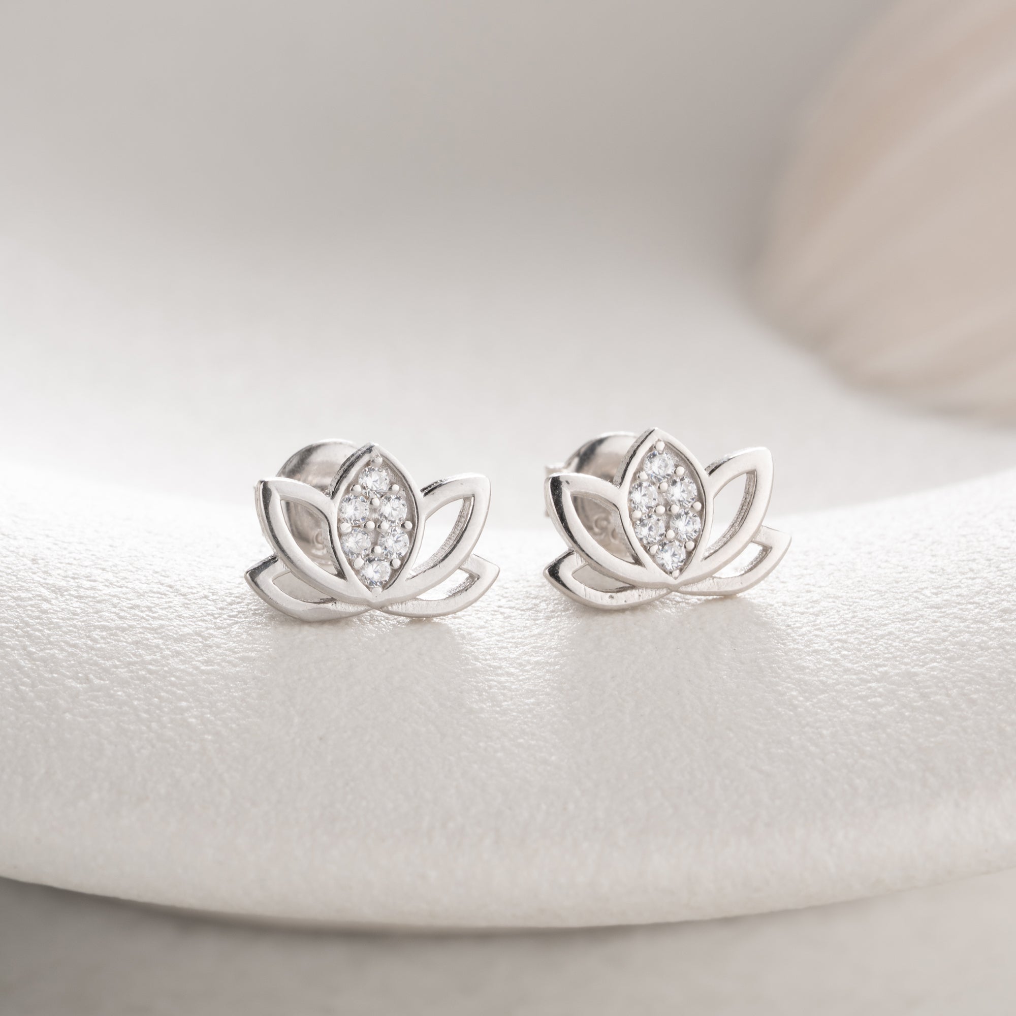LOTUSÖRHÄNGEN MED ZIRKONER | 925 SILVER