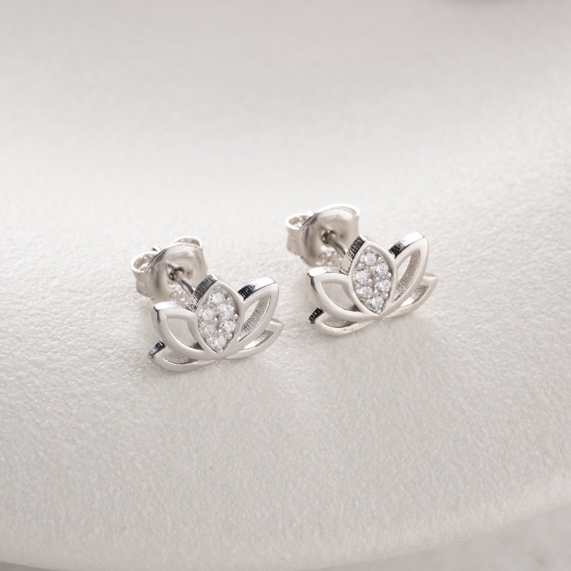 LOTUSÖRHÄNGEN MED ZIRKONER | 925 SILVER