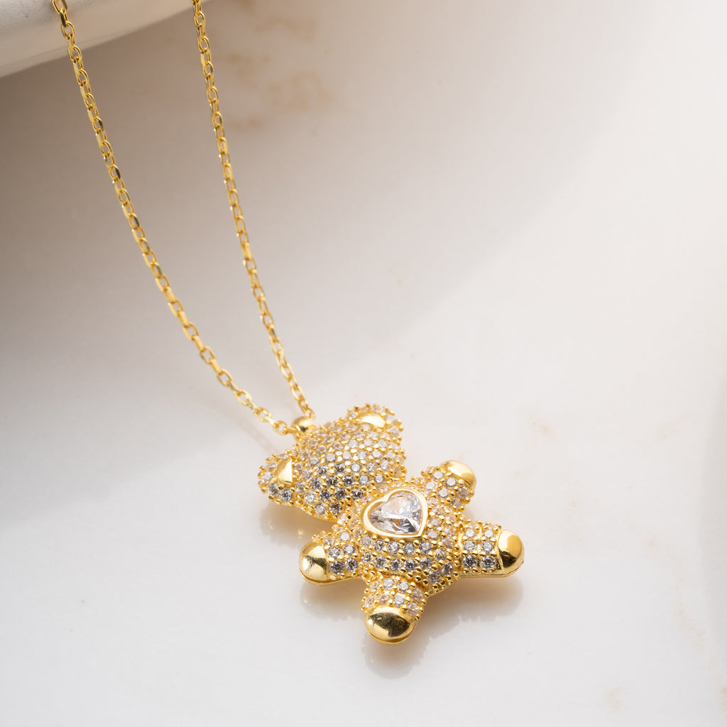 HALSBJÖRSNALLE MED HJÄRTSTEN | 925 SILVER 