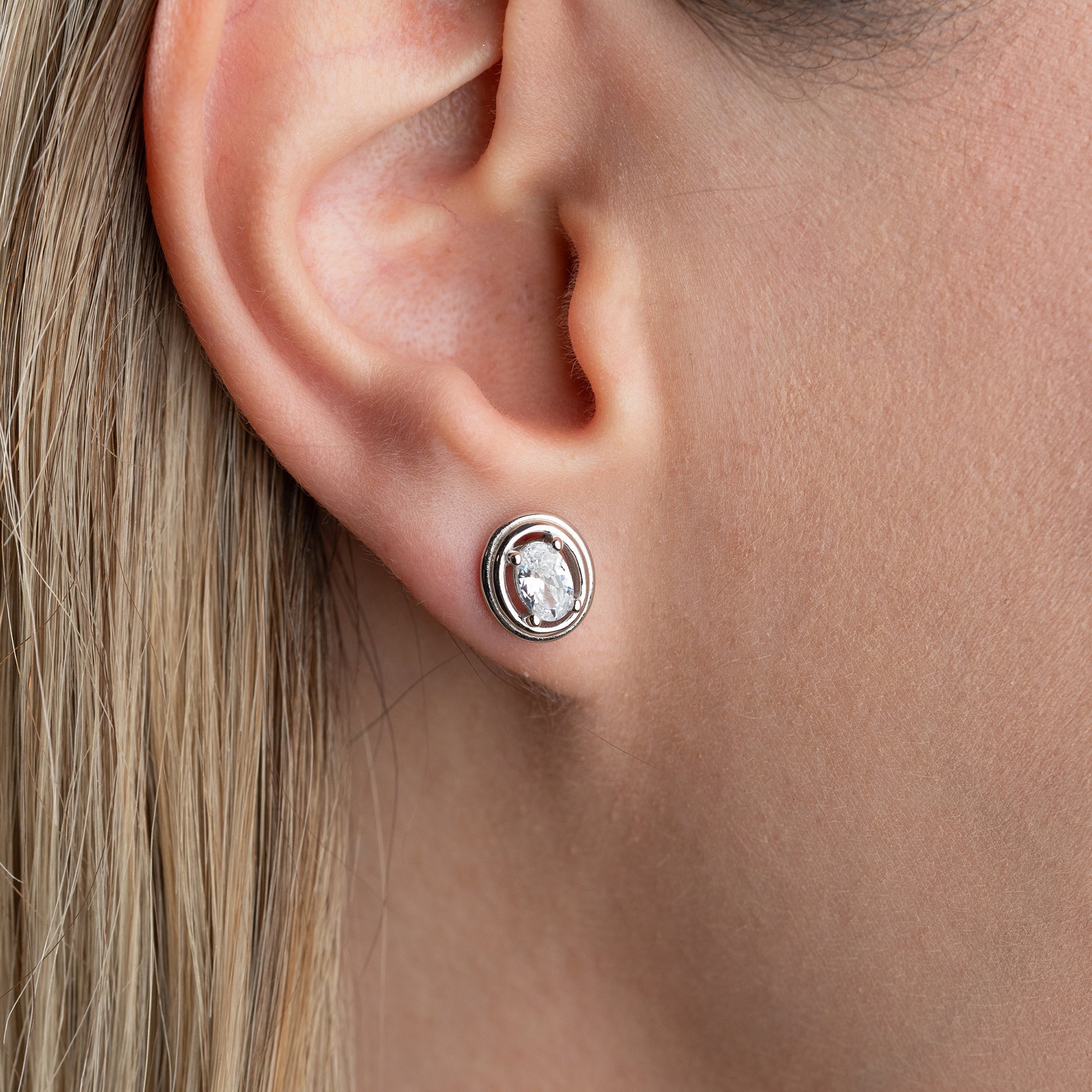 MINIMALISTISKA OVALA ÖRHÄNGEN | 925 SILVER