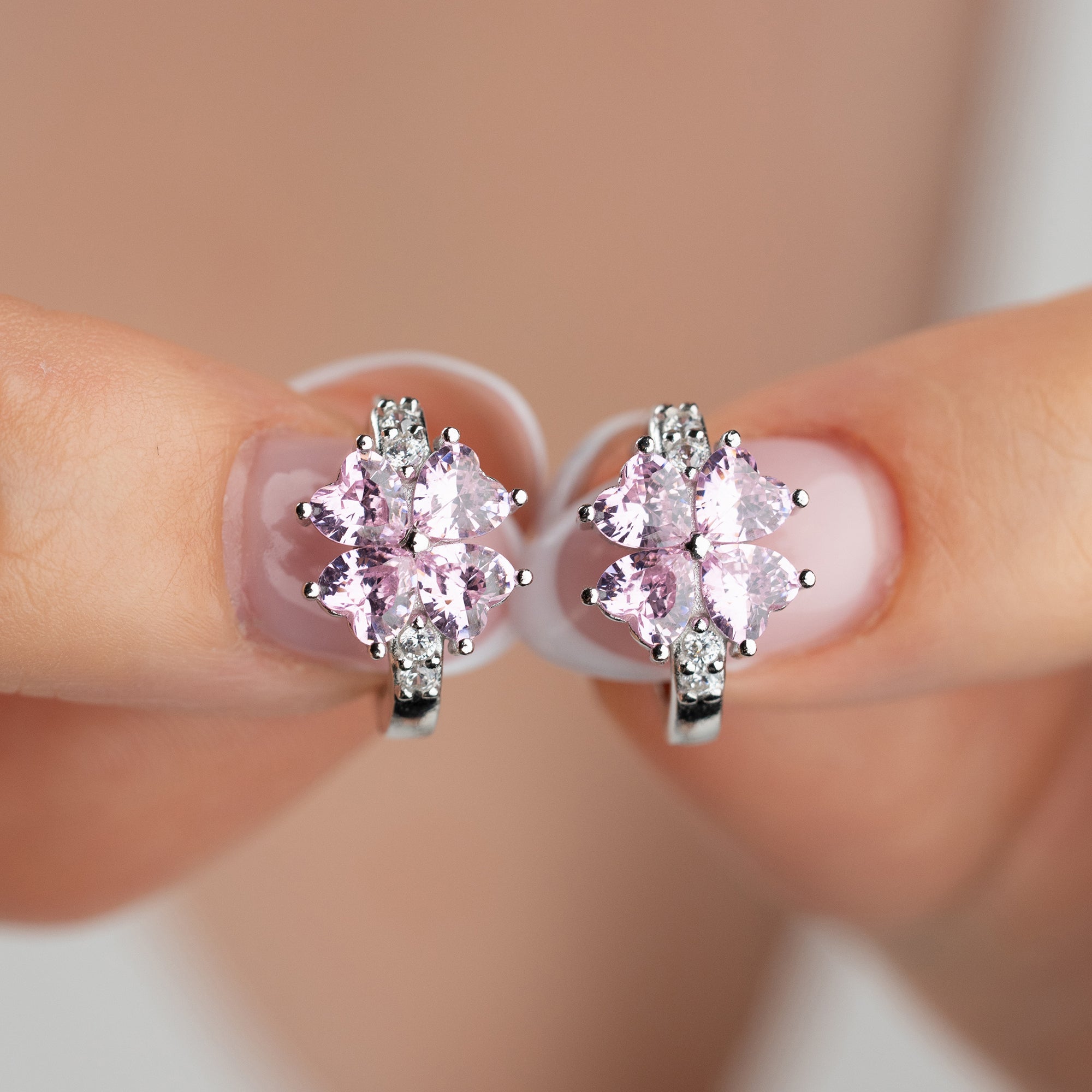 MINIMALISTISKA BLOMÖRHÄNGEN MED ROSA ZIRKON | 925 SILVER