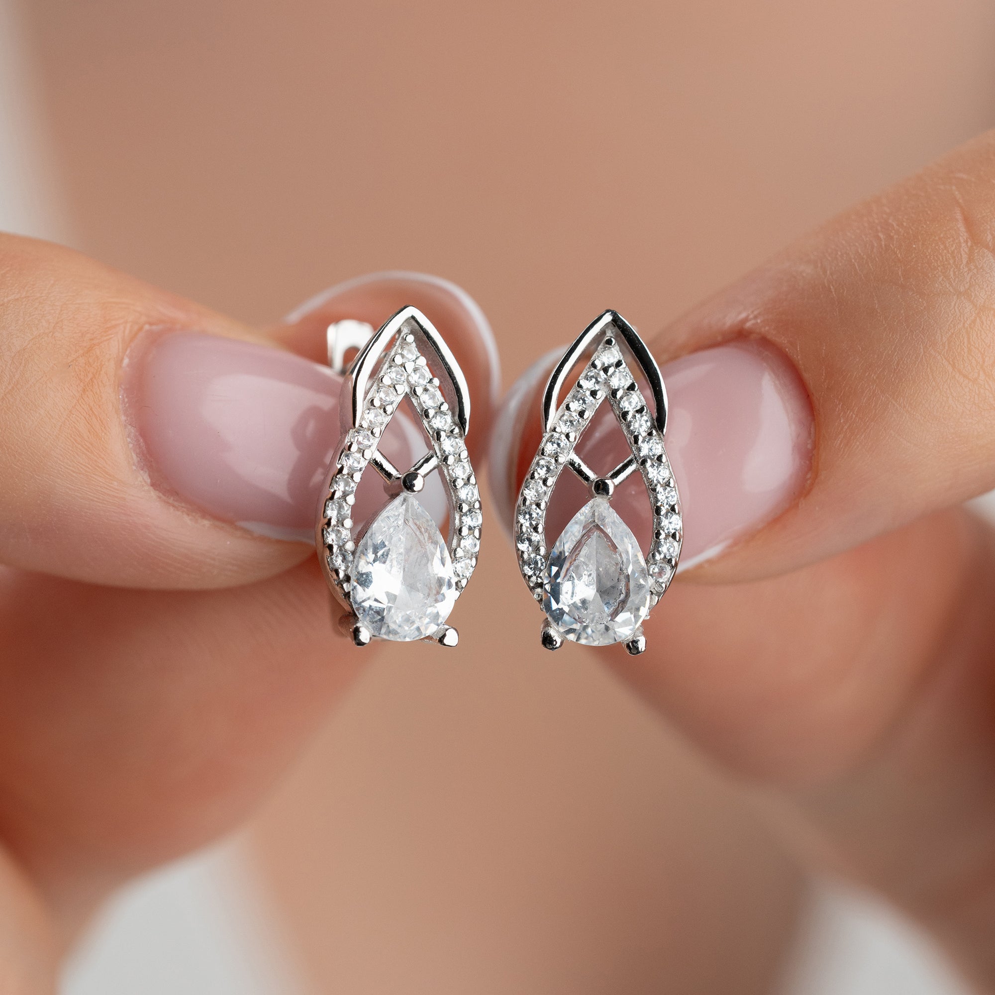 OVALA ZIRKONÖRHÄNGEN | 925 SILVER