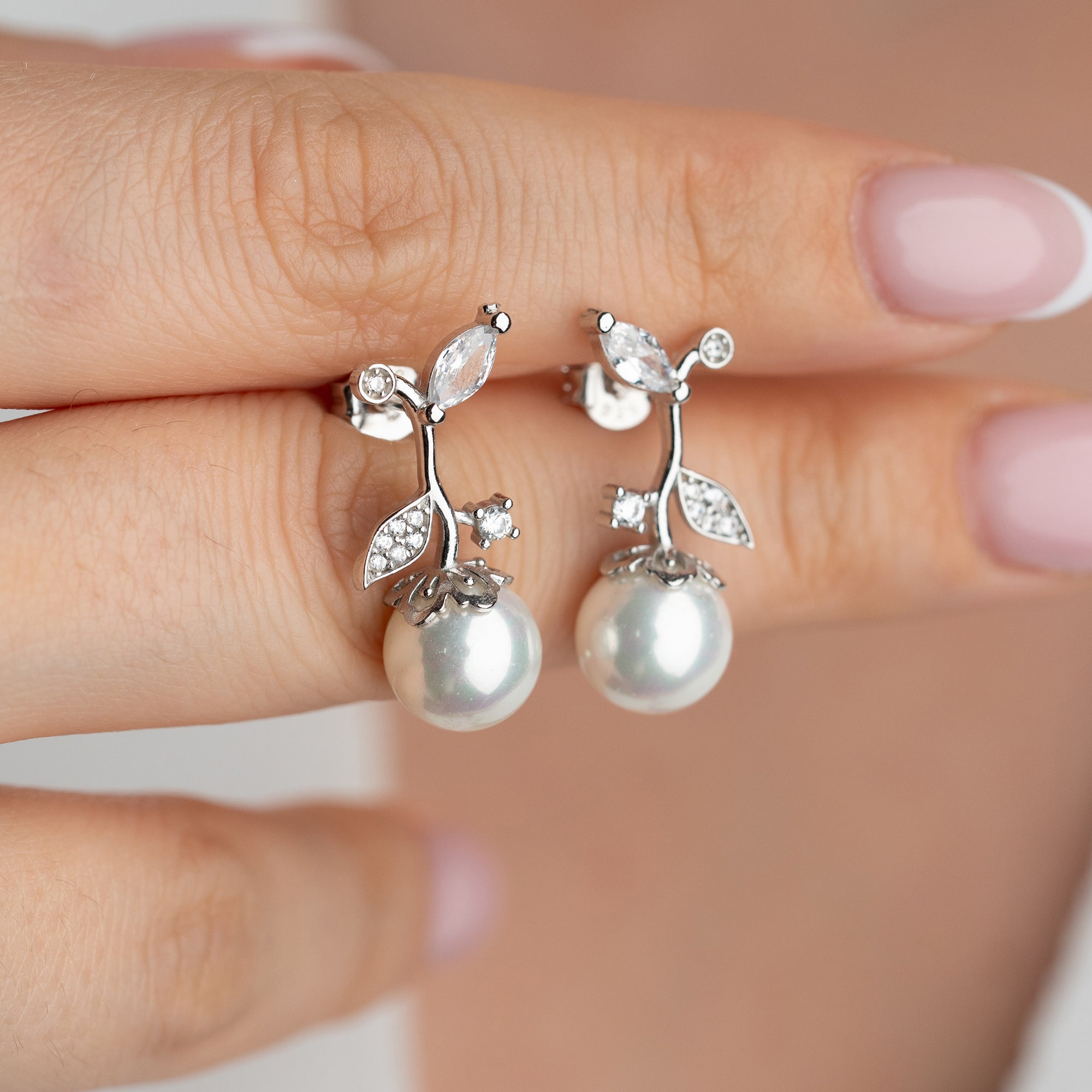 ÖRHÄNGEN MED PÄRLHÄNGE | 925 SILVER