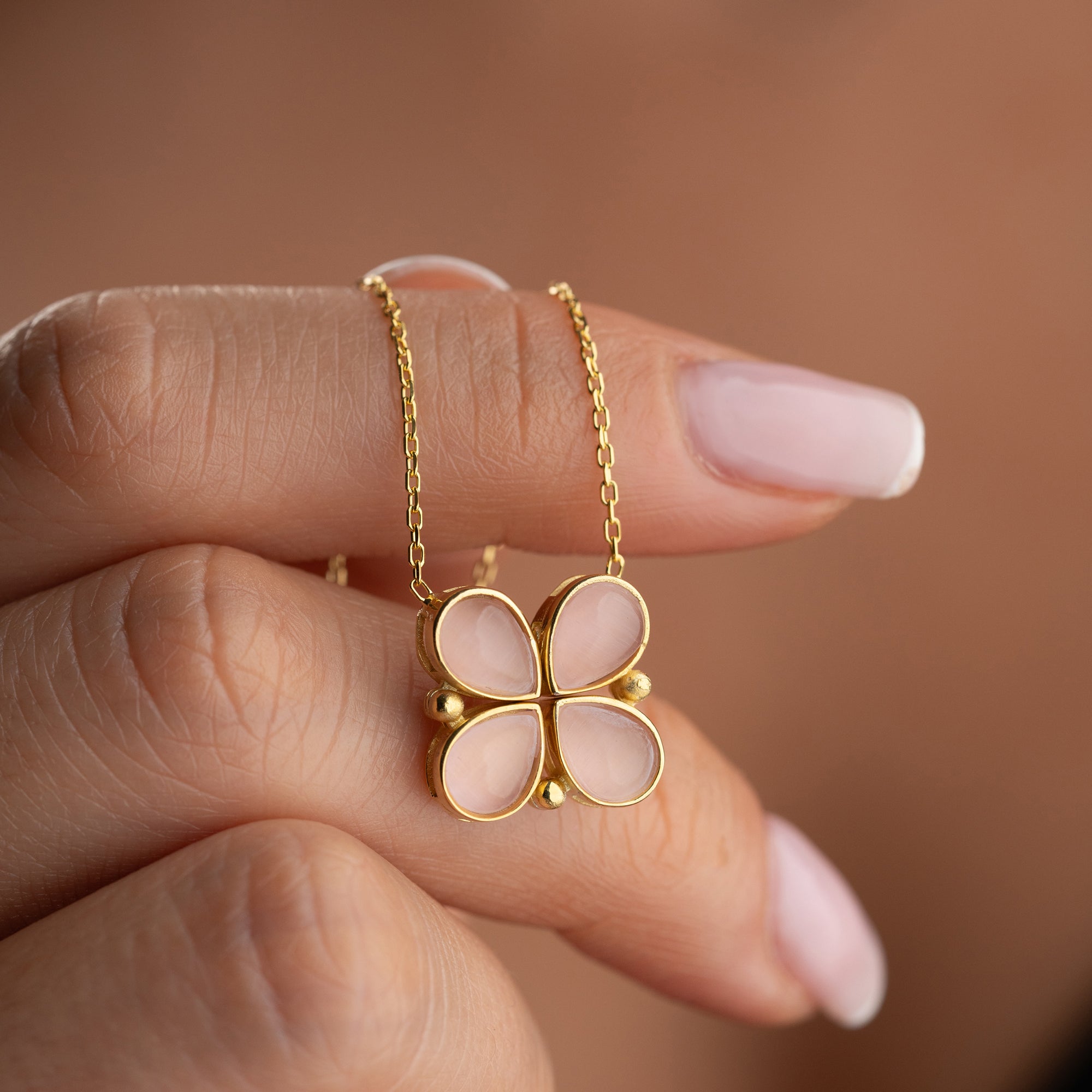 MEDALJONGHALSBAND MED ROSA BLOMMA | 925 SILVER