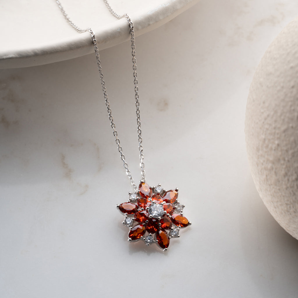 RÖTT LOTUS KRAGE| 925 SILVER