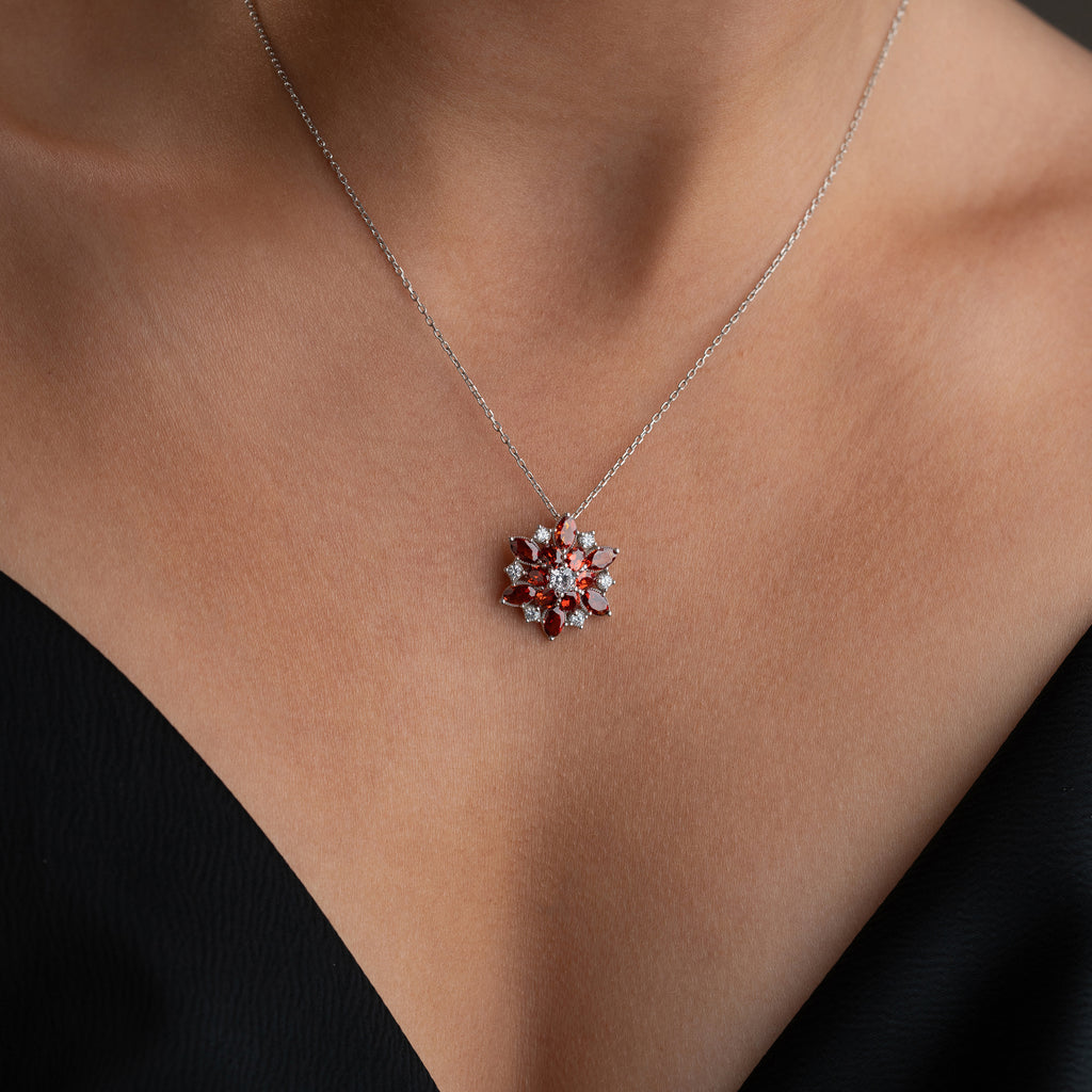 RÖTT LOTUS KRAGE| 925 SILVER