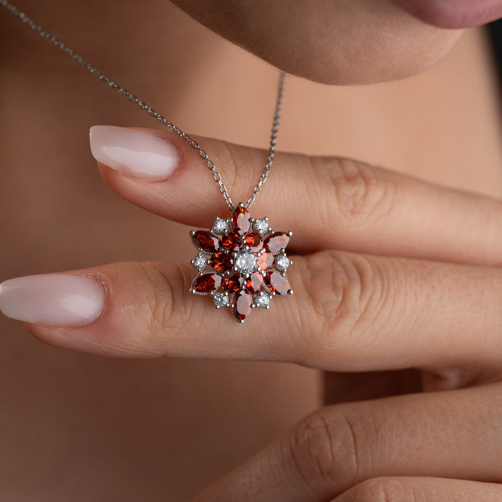 RÖTT LOTUS KRAGE| 925 SILVER