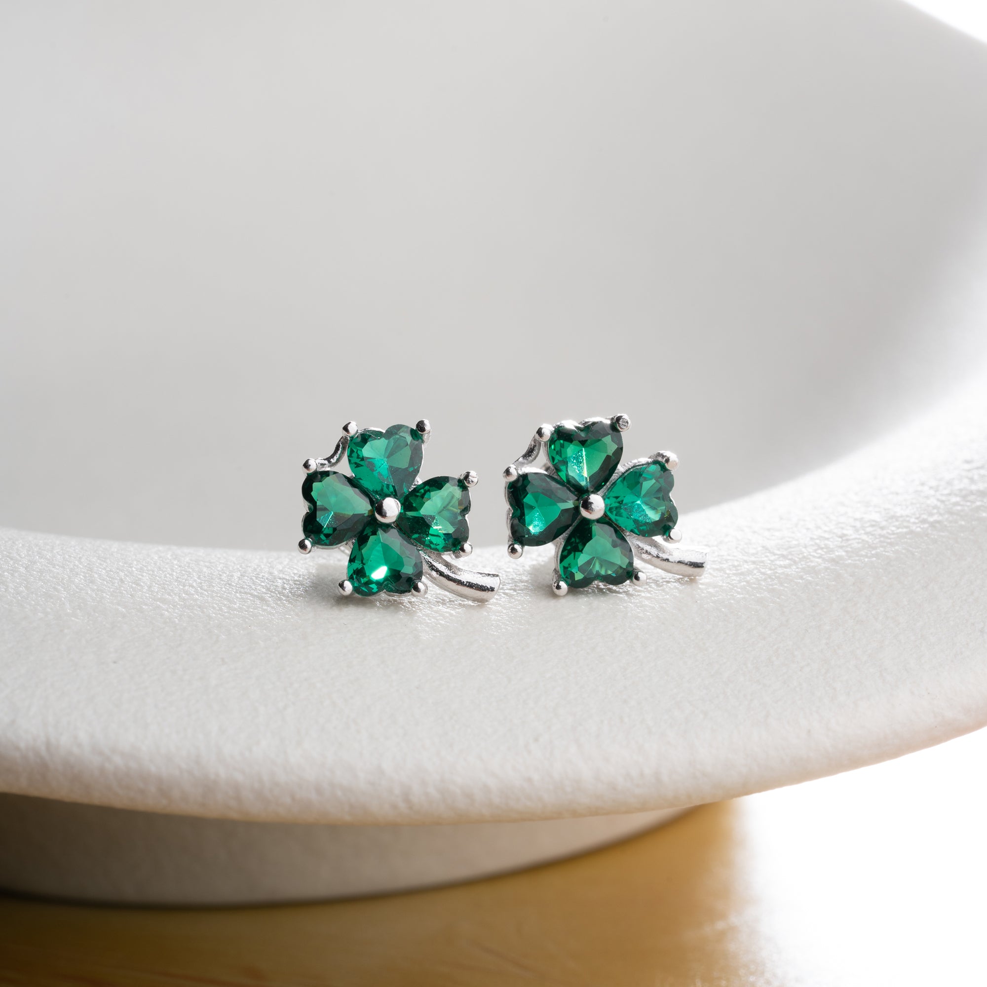 KLÖVER GRÖNA ÖRHÄNGEN | 925 SILVER