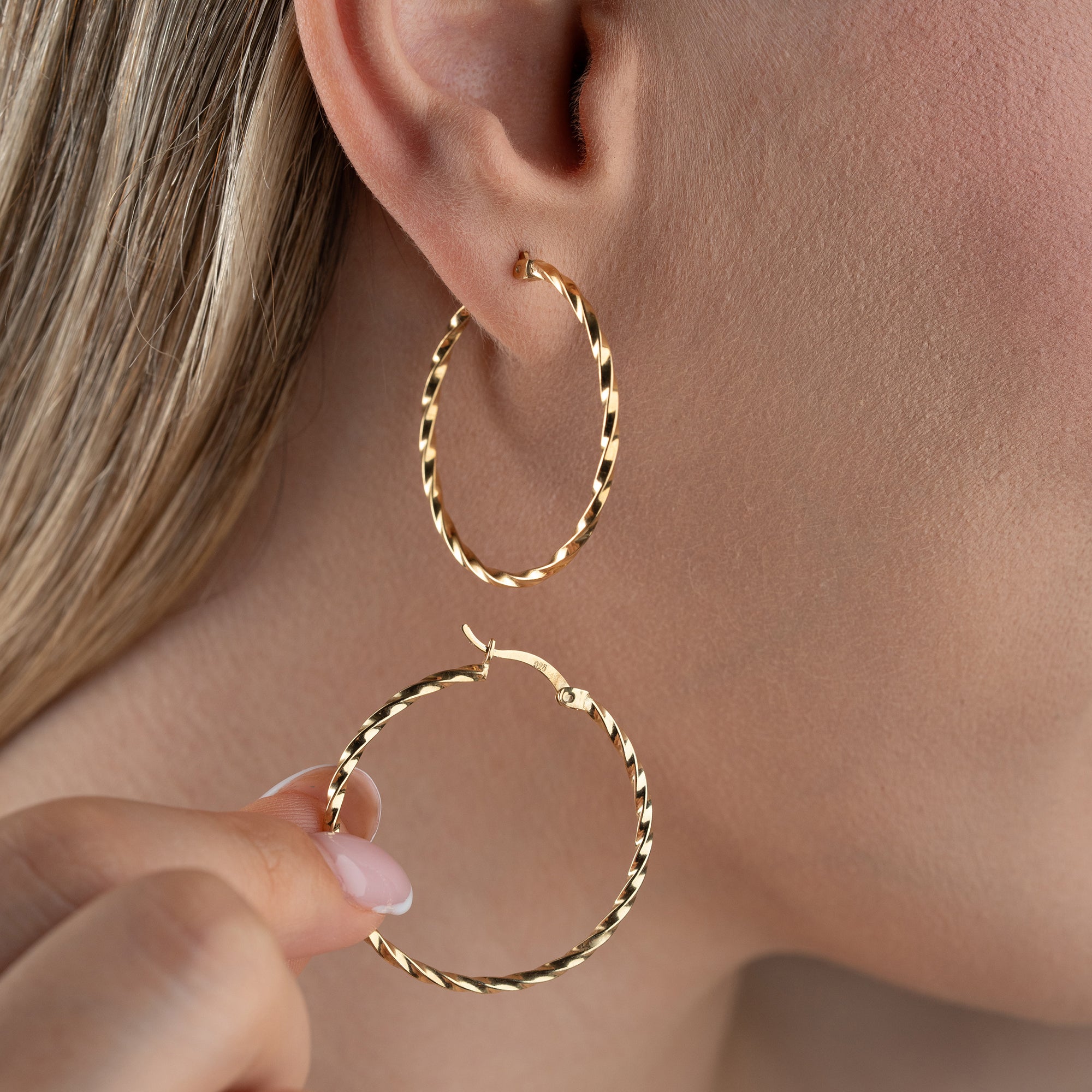 TWIST HOOP ÖRHÄNGEN | 925 SILVER