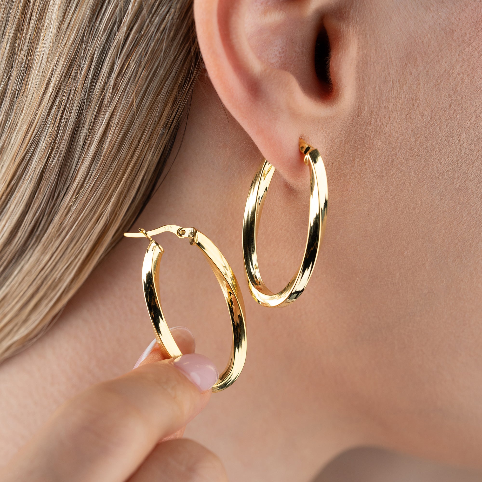 OVALA SPIRALGULD ÖRHÄNGEN | 925 SILVER