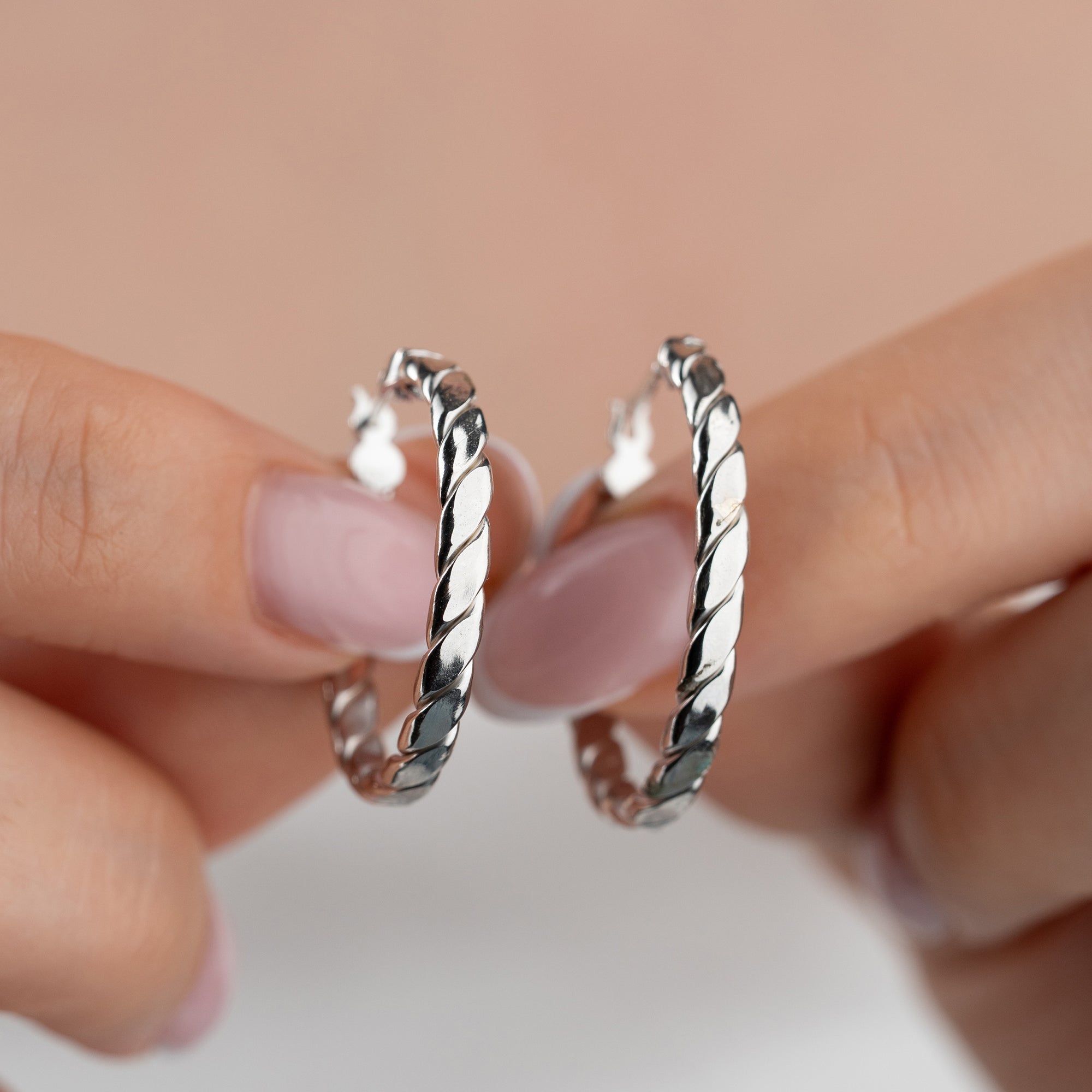 TIDLÖSA ÖRHÄNGEN | 925 SILVER