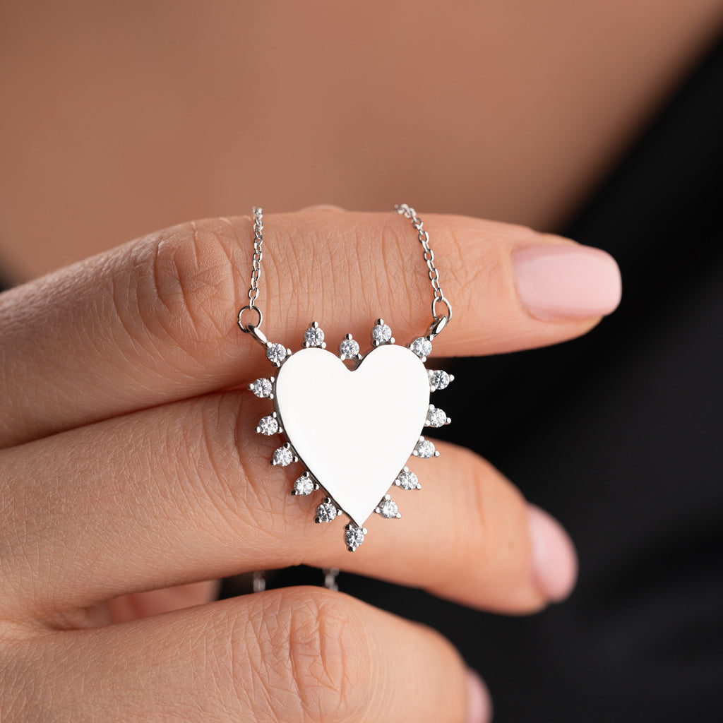 GLITTRANDE HJÄRTHALSBAND | 925 SILVER