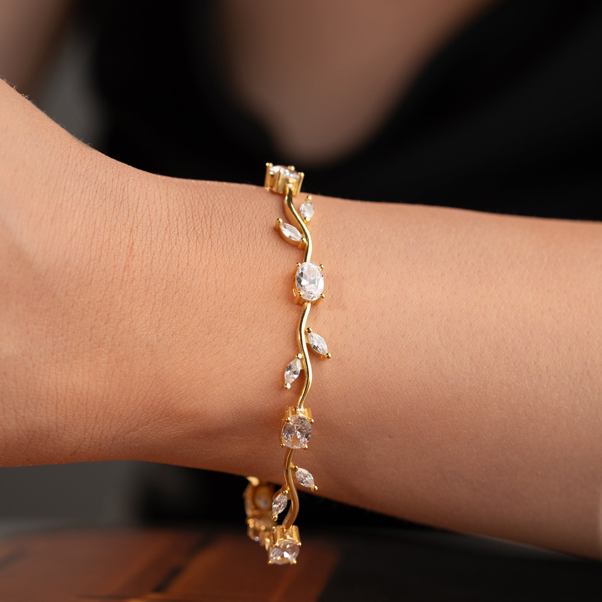 ARMBAND MED LÖV OCH ZIRKON | 925 SILVER
