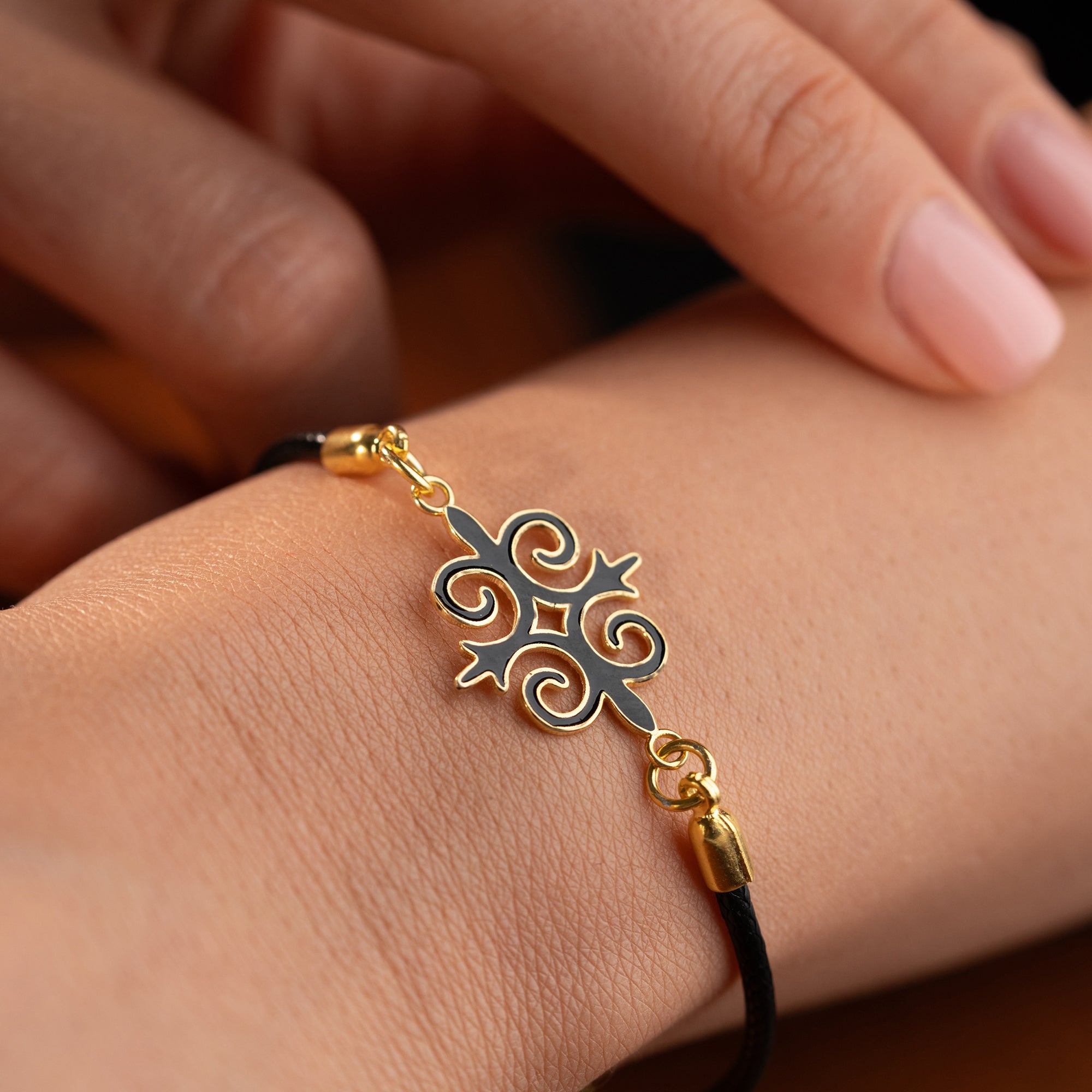 ARMBAND MED SVART SNODD OCH EMALJ | 925 SILVER