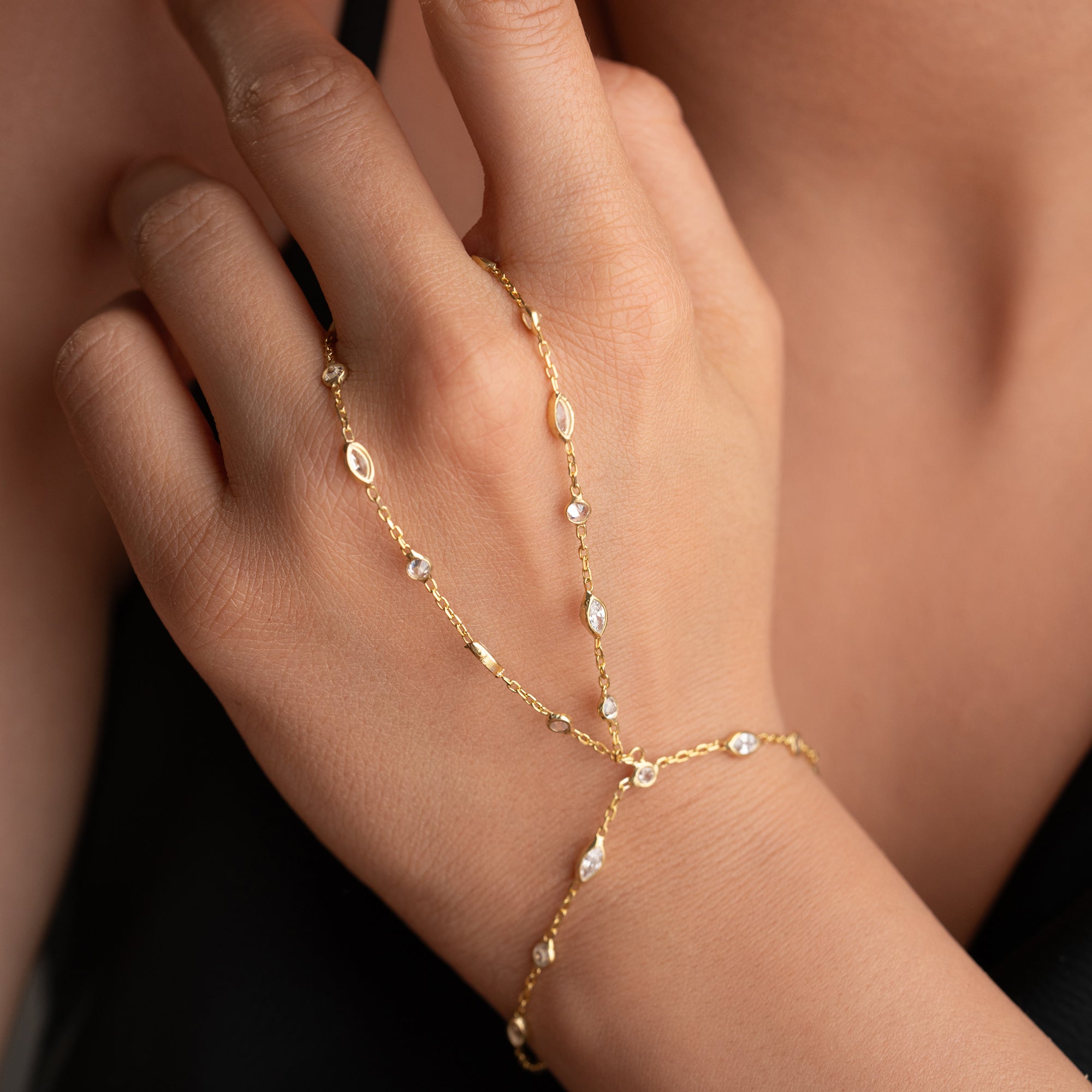 HANDSMYCKE MED ZIRKONER | 925 SILVER