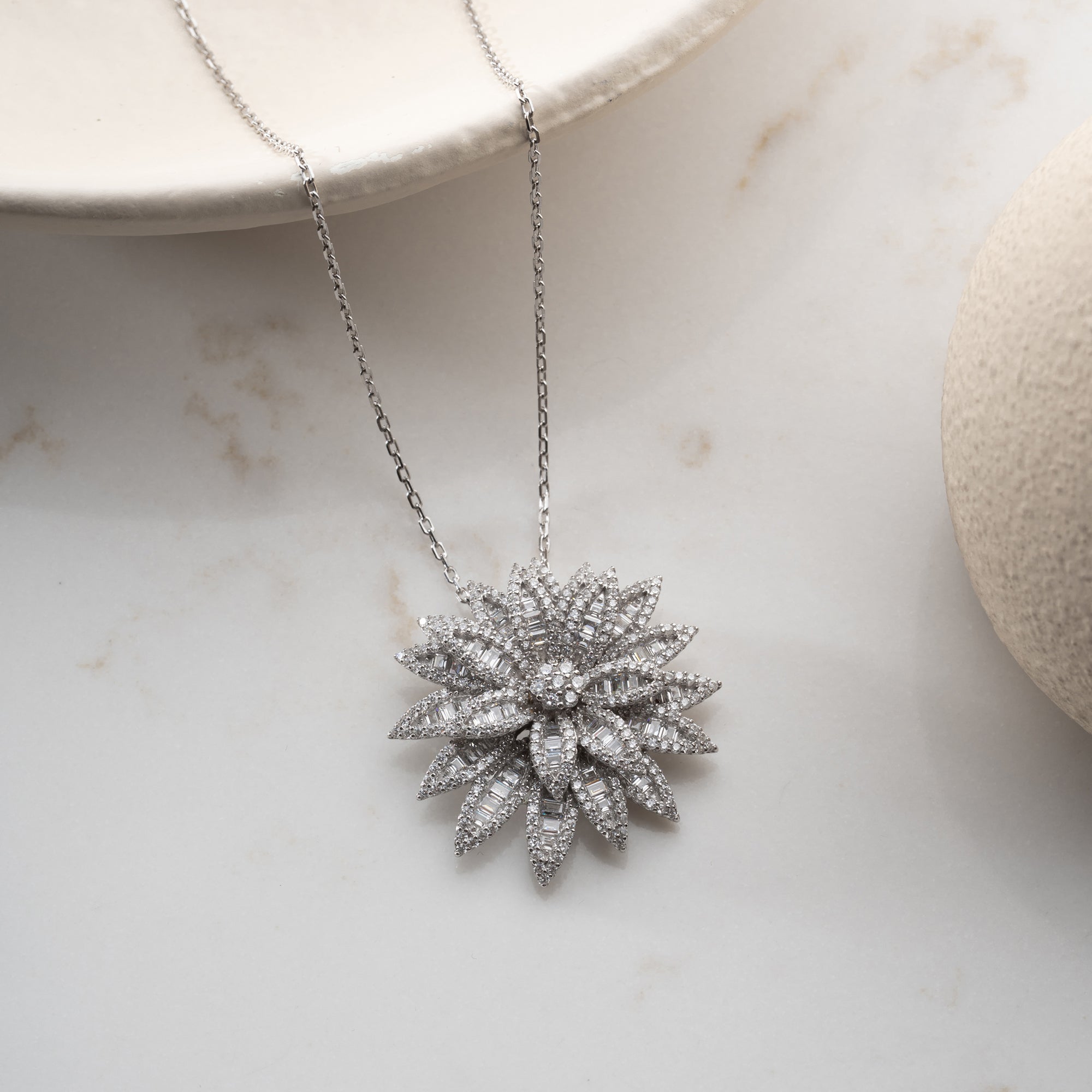 ZIRKONIA LOTUS HALSHALSBAND | 925 SILVER