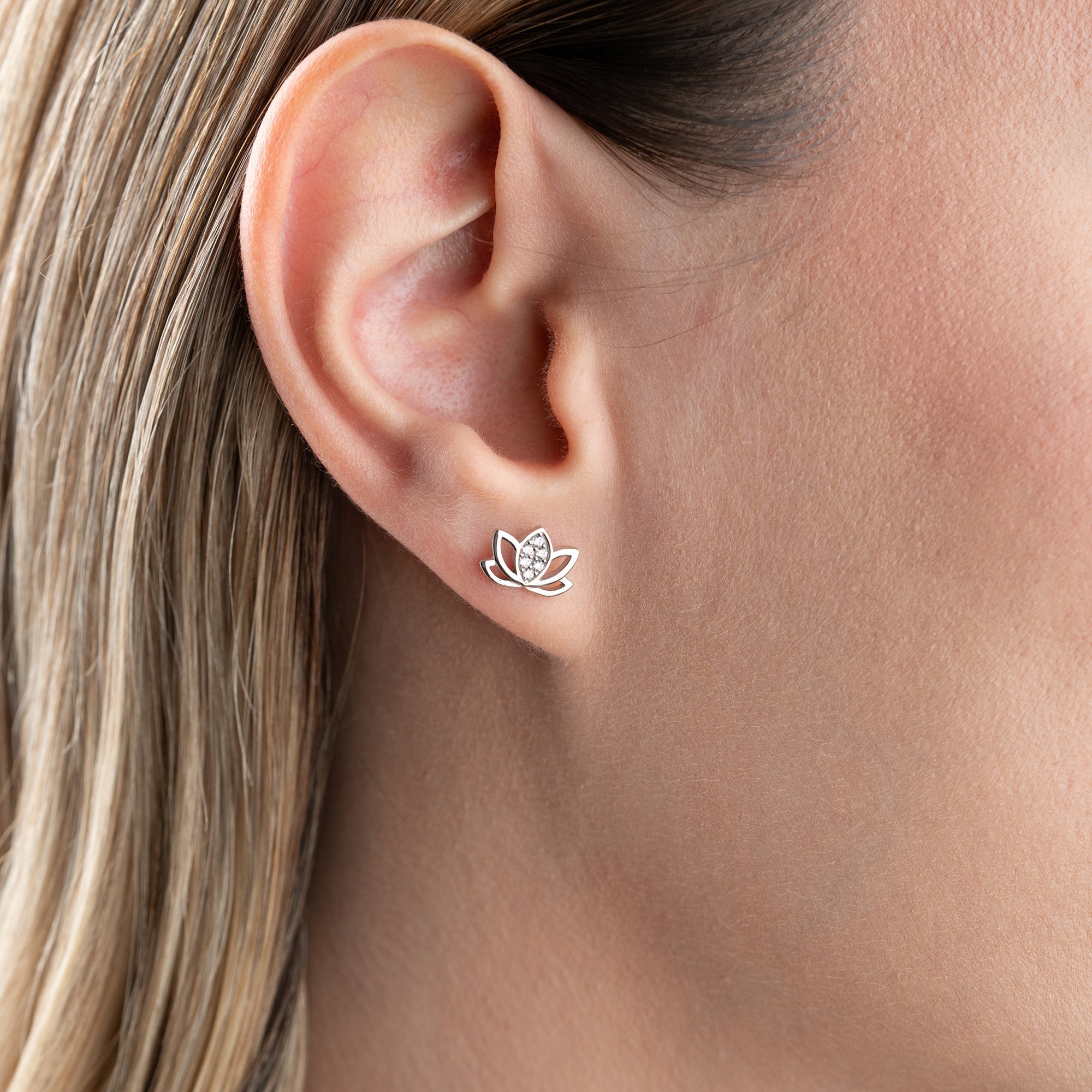 LOTUSÖRHÄNGEN MED ZIRKONER | 925 SILVER