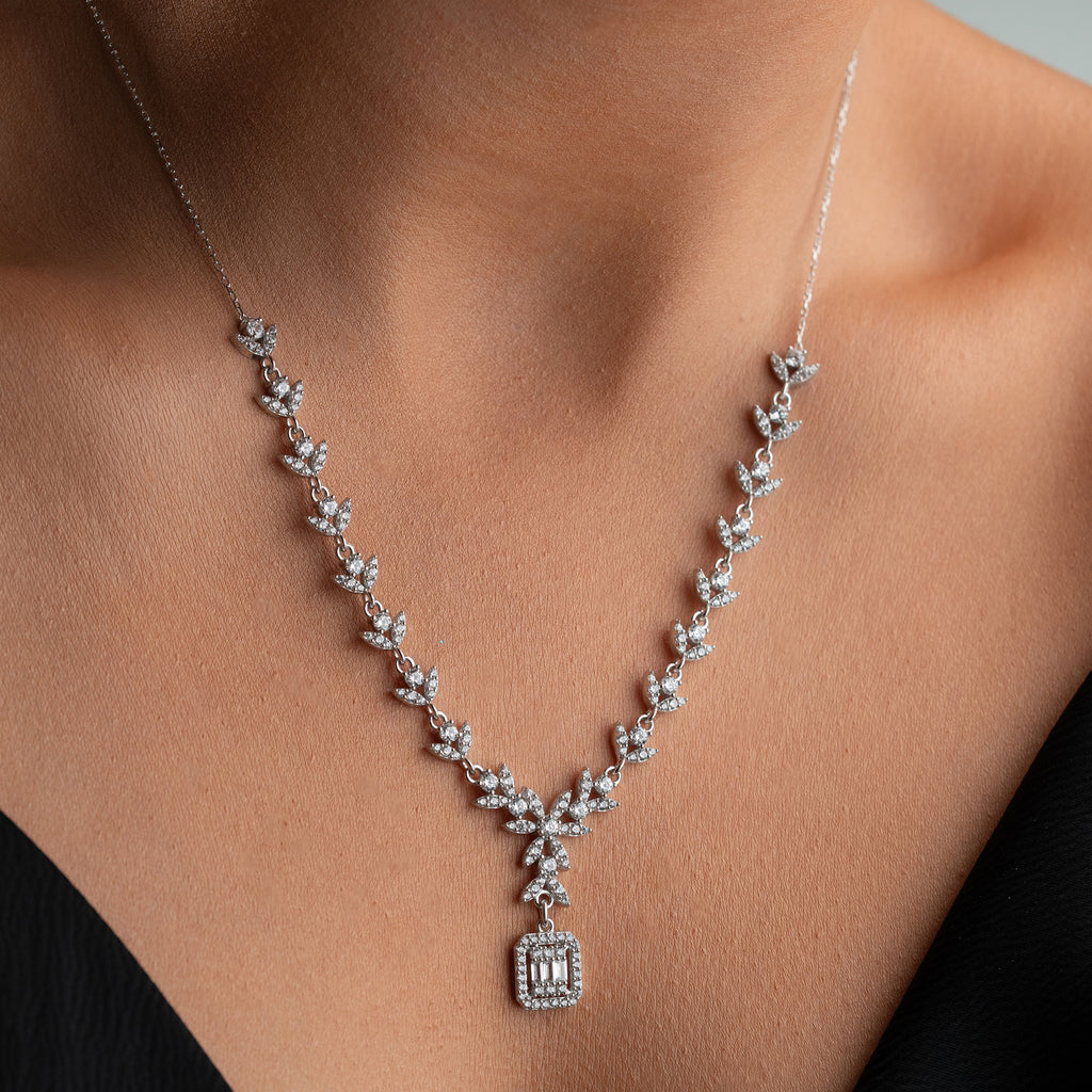 ELEGANCE HALSBAND MED BAGUETTZIRKON | 925 SILVER