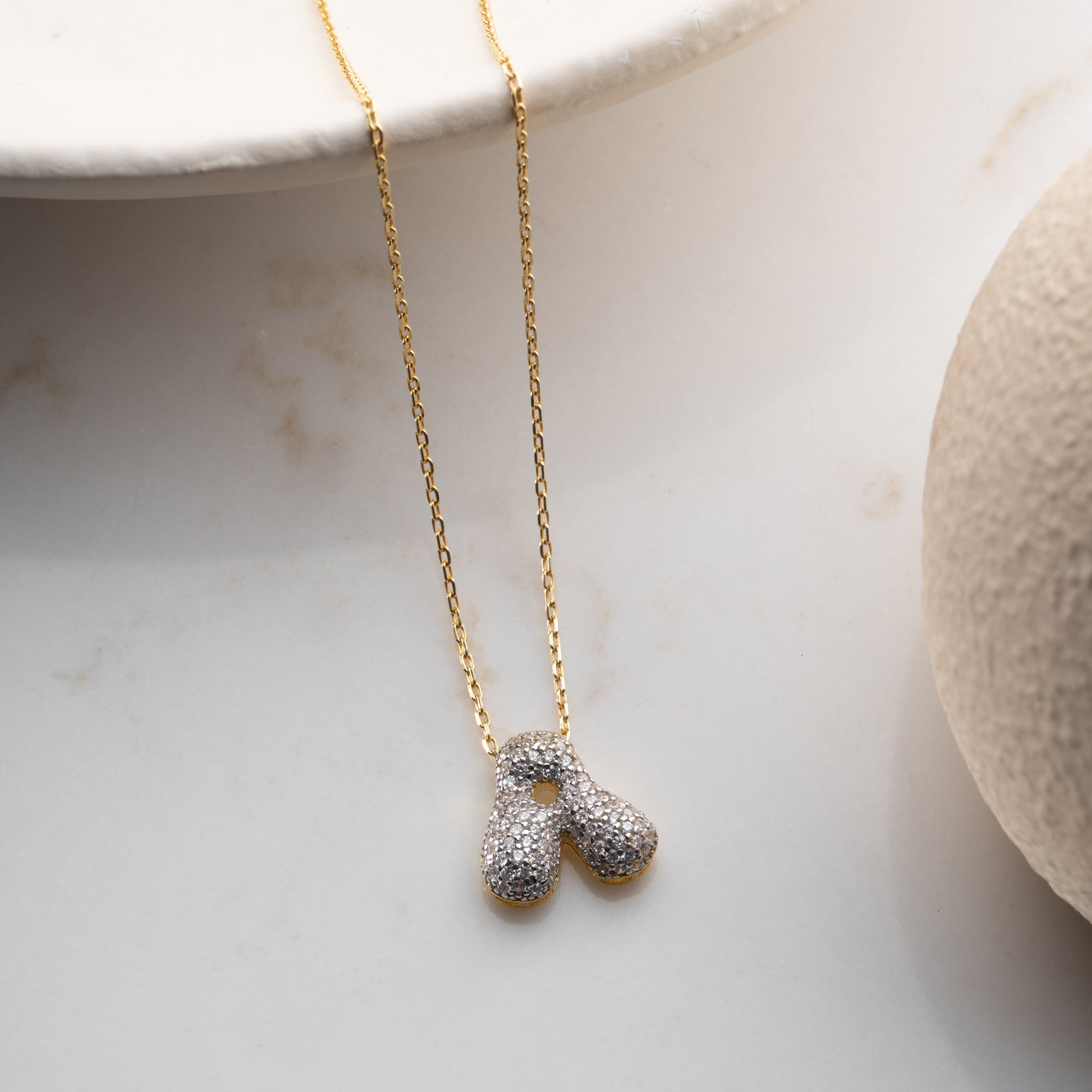 BUBBELKRAFT MED ZIRKONIA BOKSTAVSKRAG | 925 SILVER