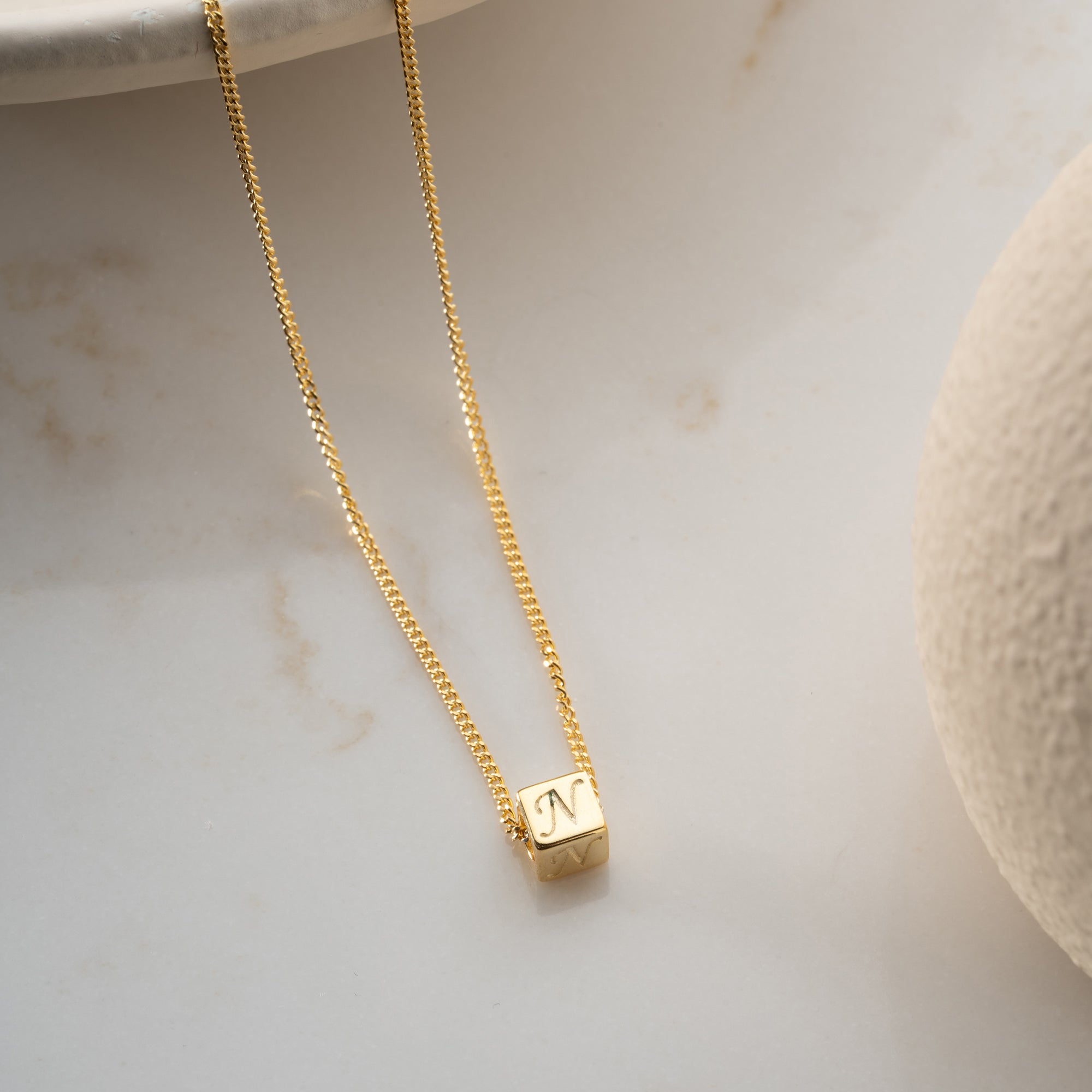 TÄRNINGBOKSTAV KRAGE | 925 SILVER