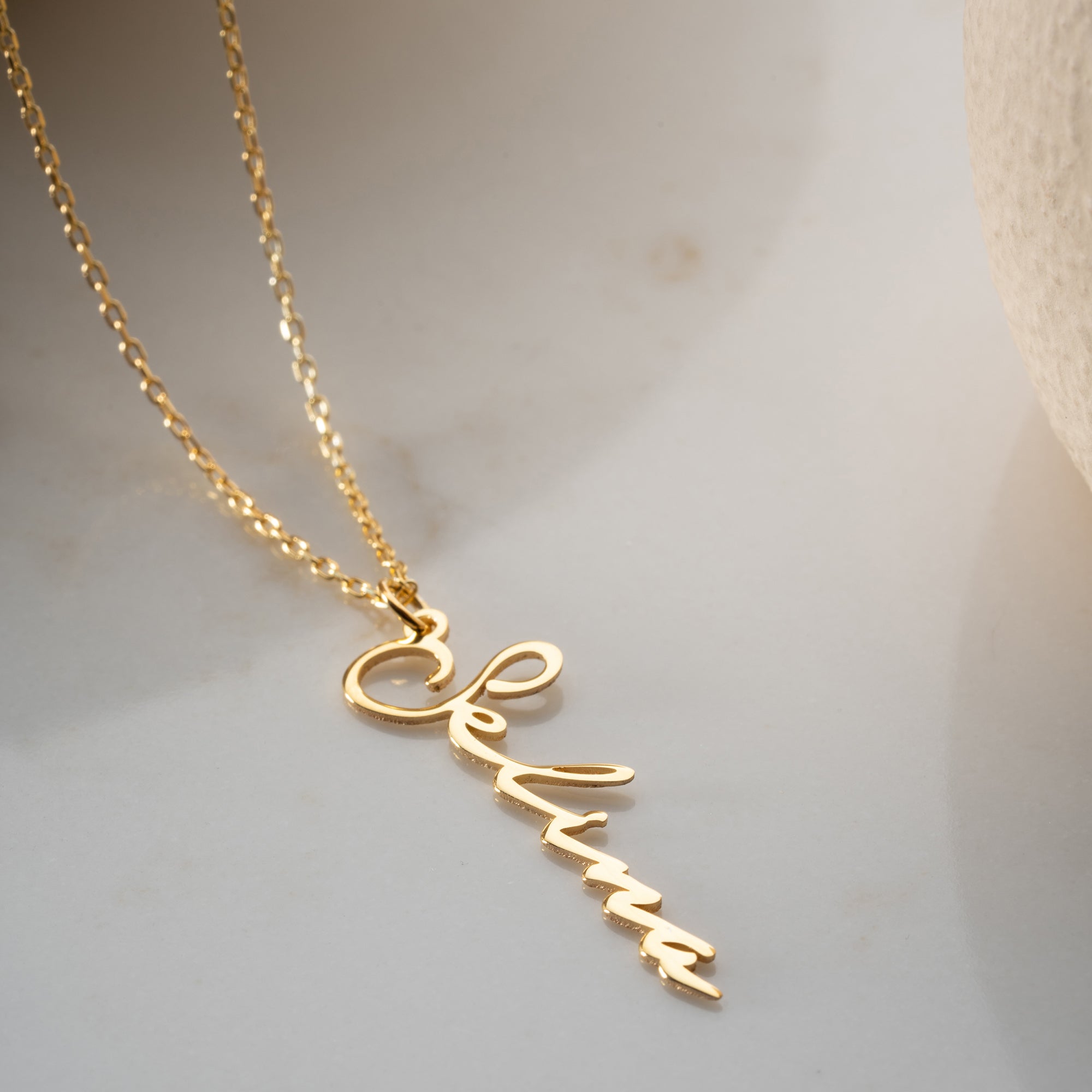 SIGNATURE VERTIKAL NAMNKEDJA | 925 SILVER