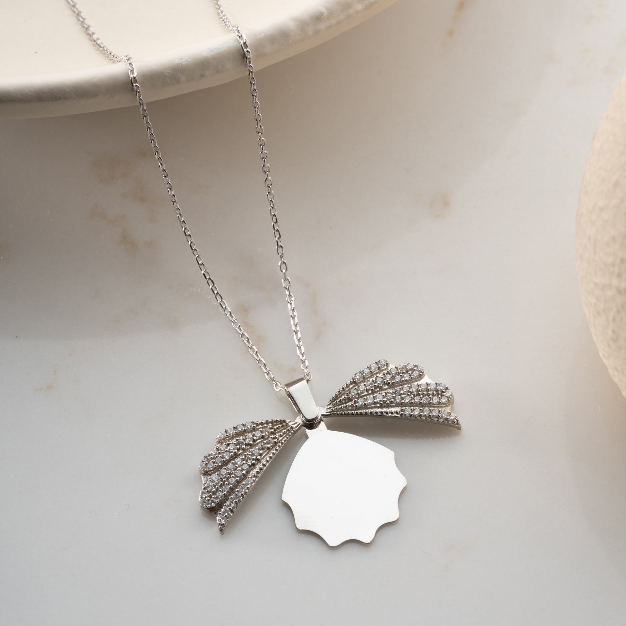 SKAL | KRAGE MED GRAVER | 925 SILVER