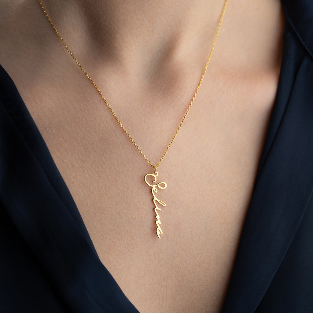 SIGNATURE VERTIKAL NAMNKEDJA | 925 SILVER