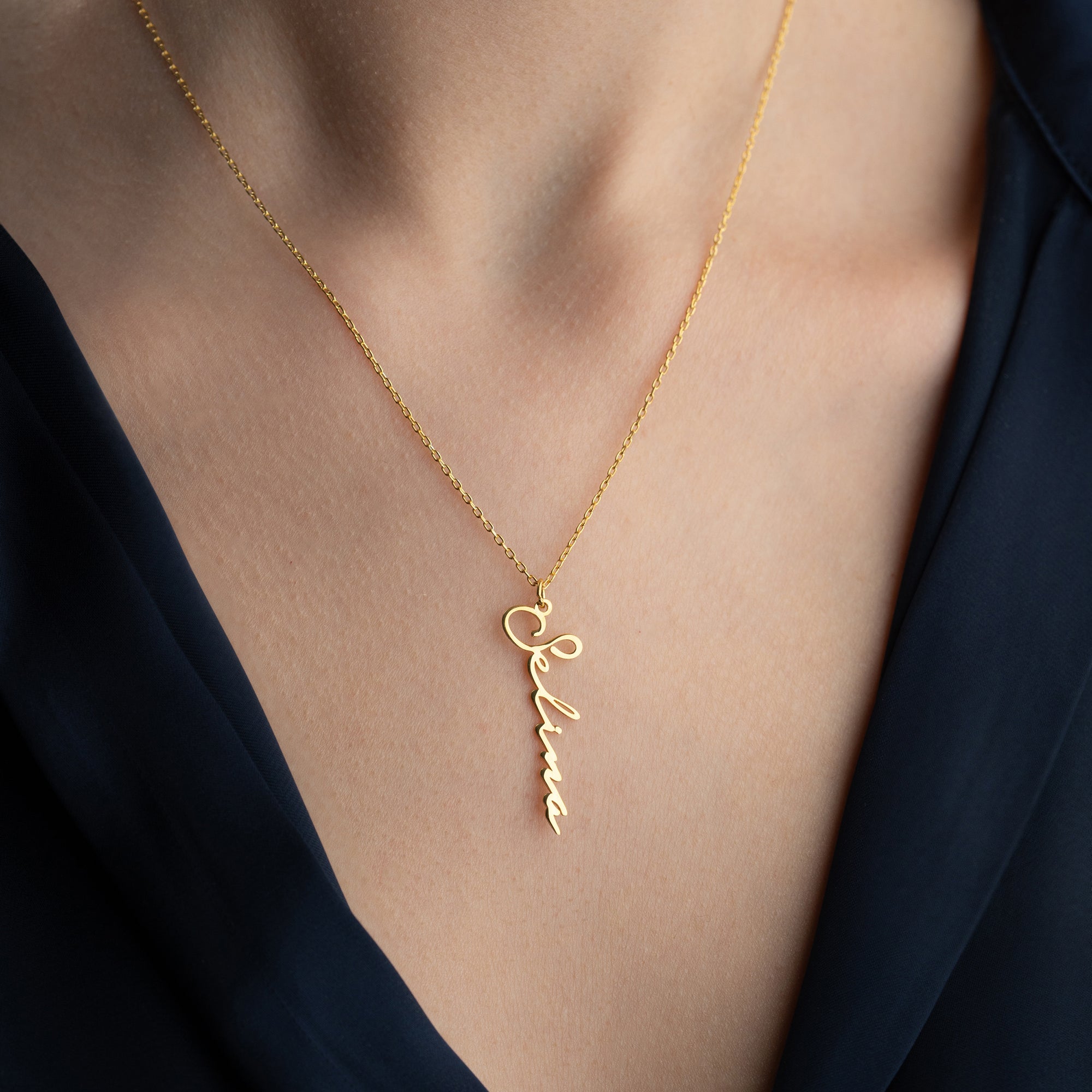 SIGNATURE VERTIKAL NAMNKEDJA | 925 SILVER