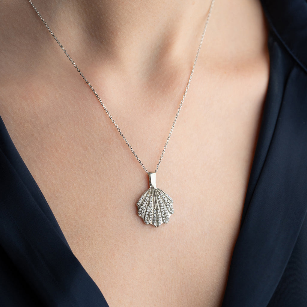 SKAL | KRAGE MED GRAVER | 925 SILVER