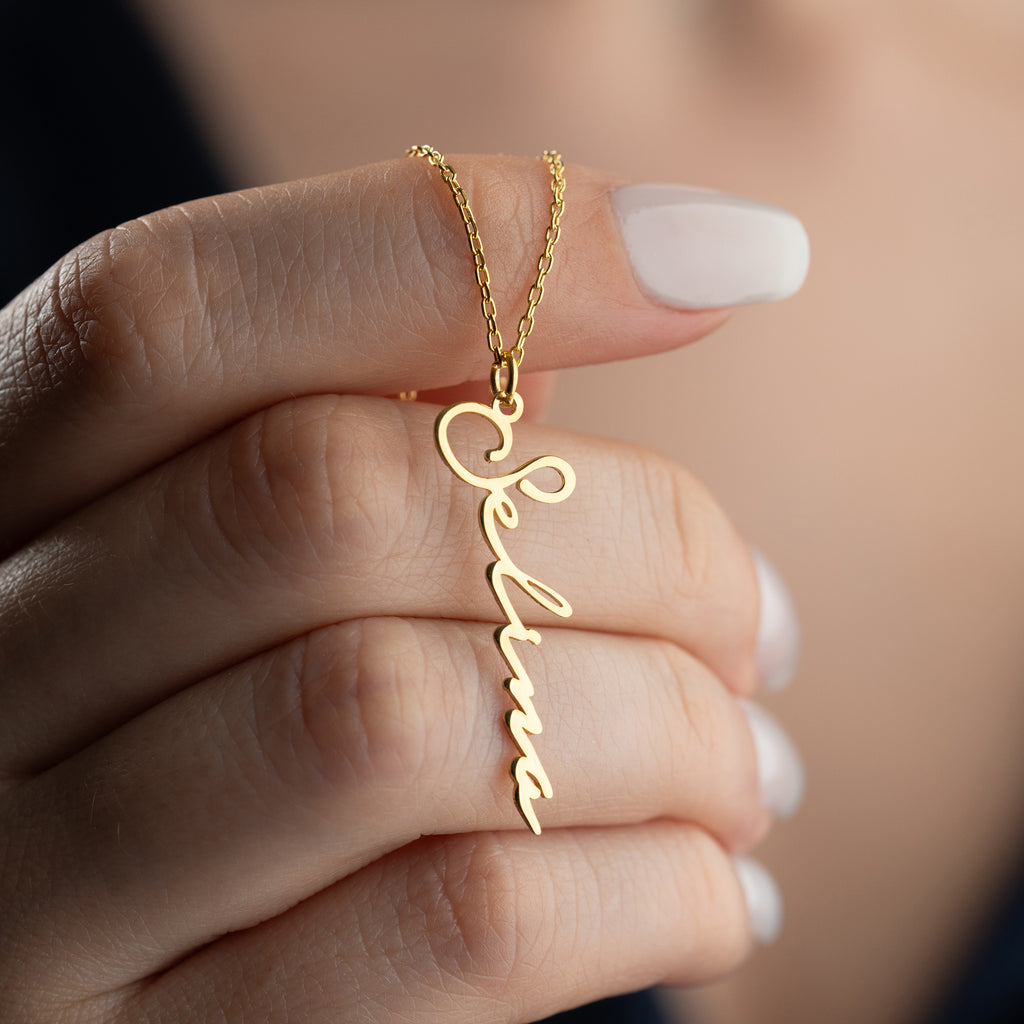 SIGNATURE VERTIKAL NAMNKEDJA | 925 SILVER