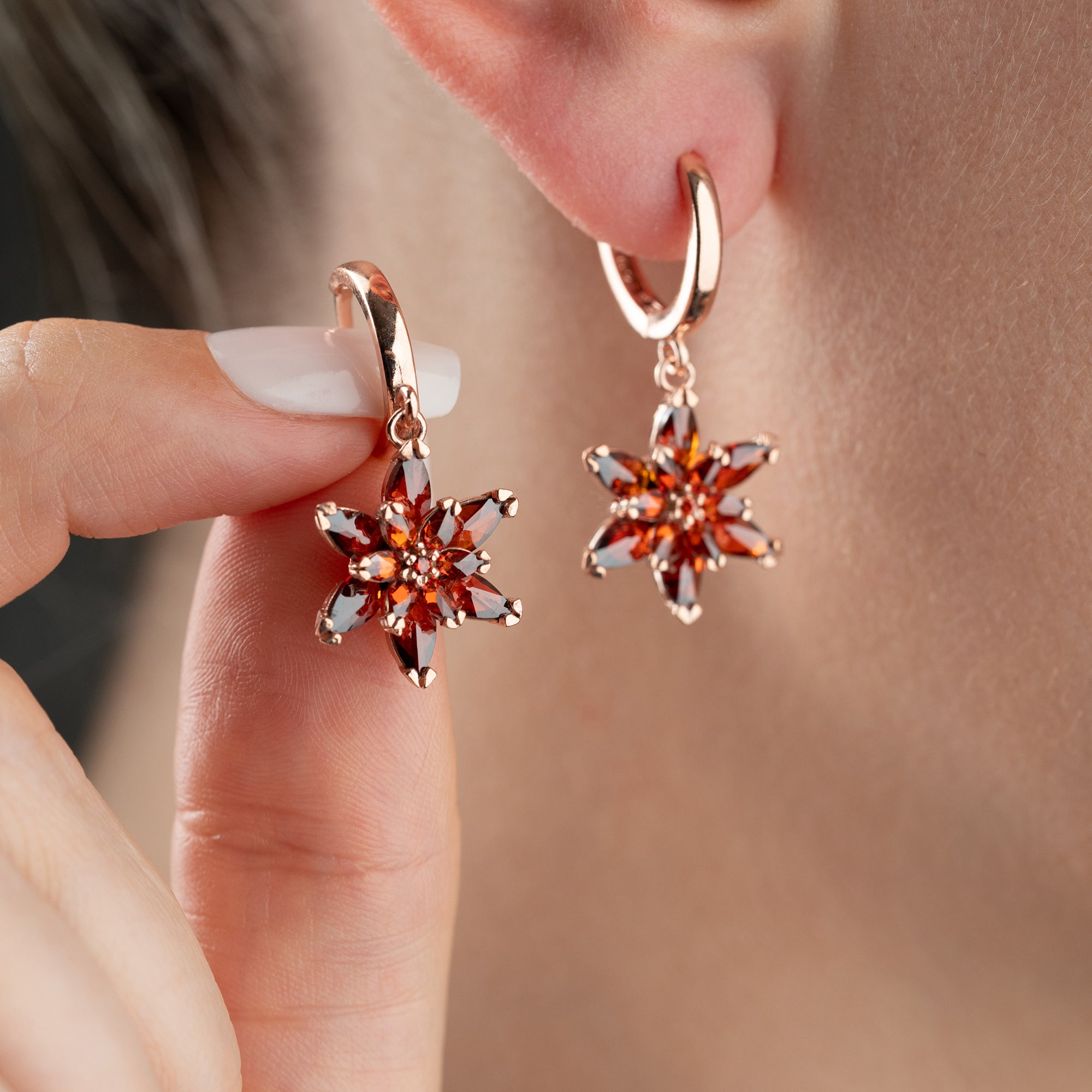 RÖDA LOTUS ÖRHÄNGEN | 925 SILVER