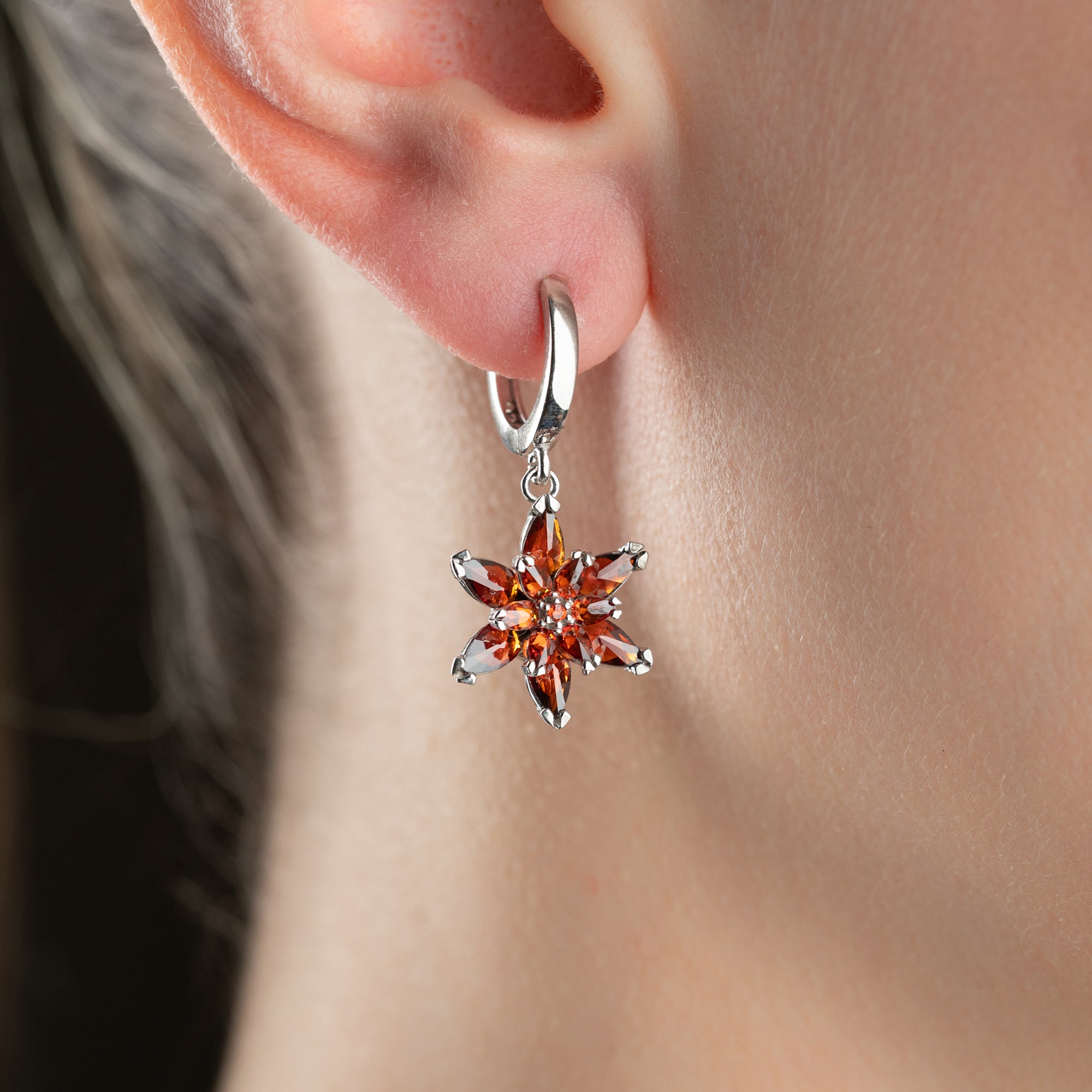 RÖDA LOTUS ÖRHÄNGEN | 925 SILVER