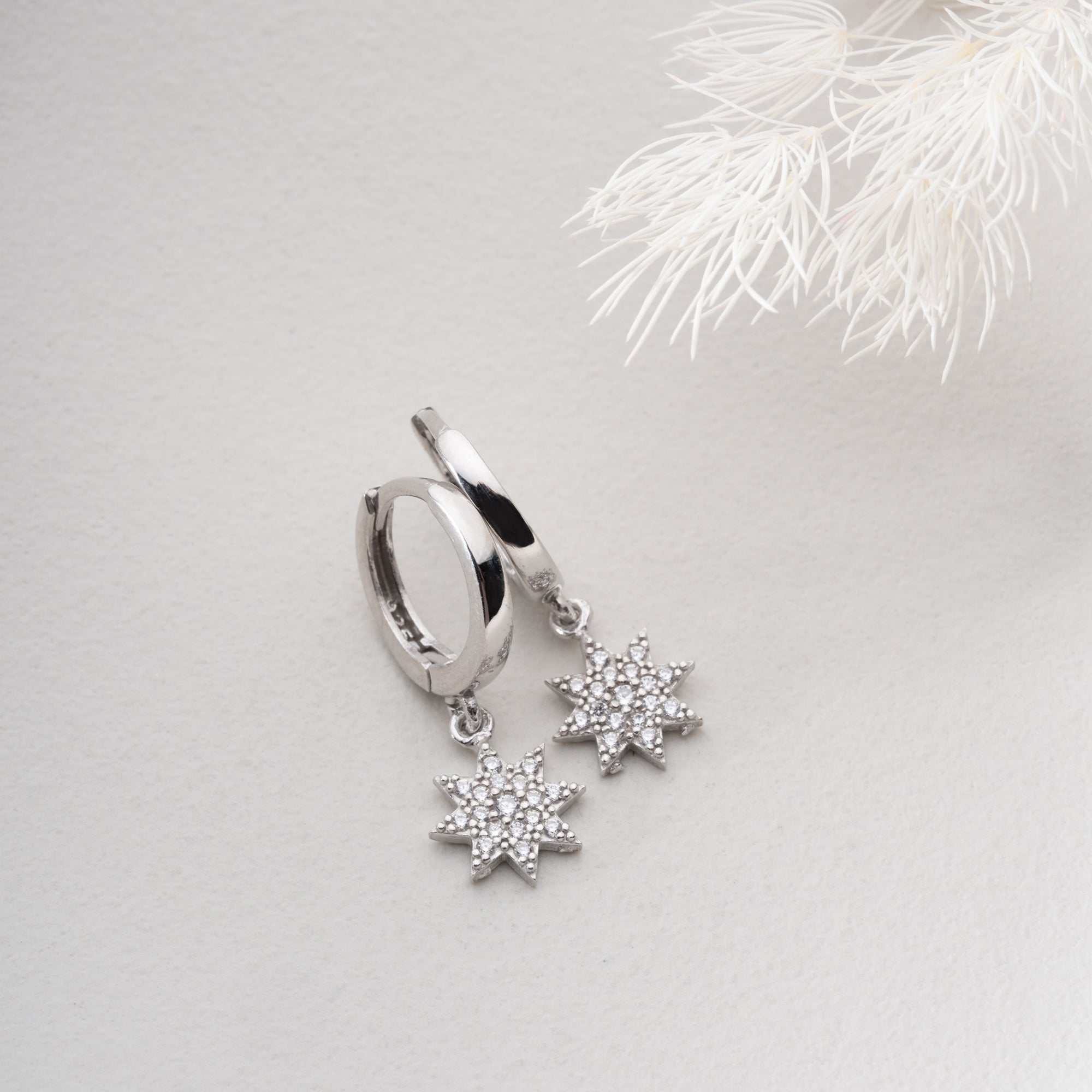 RIVA STJÄRNAÖGONHÄNGNING | 925 SILVER