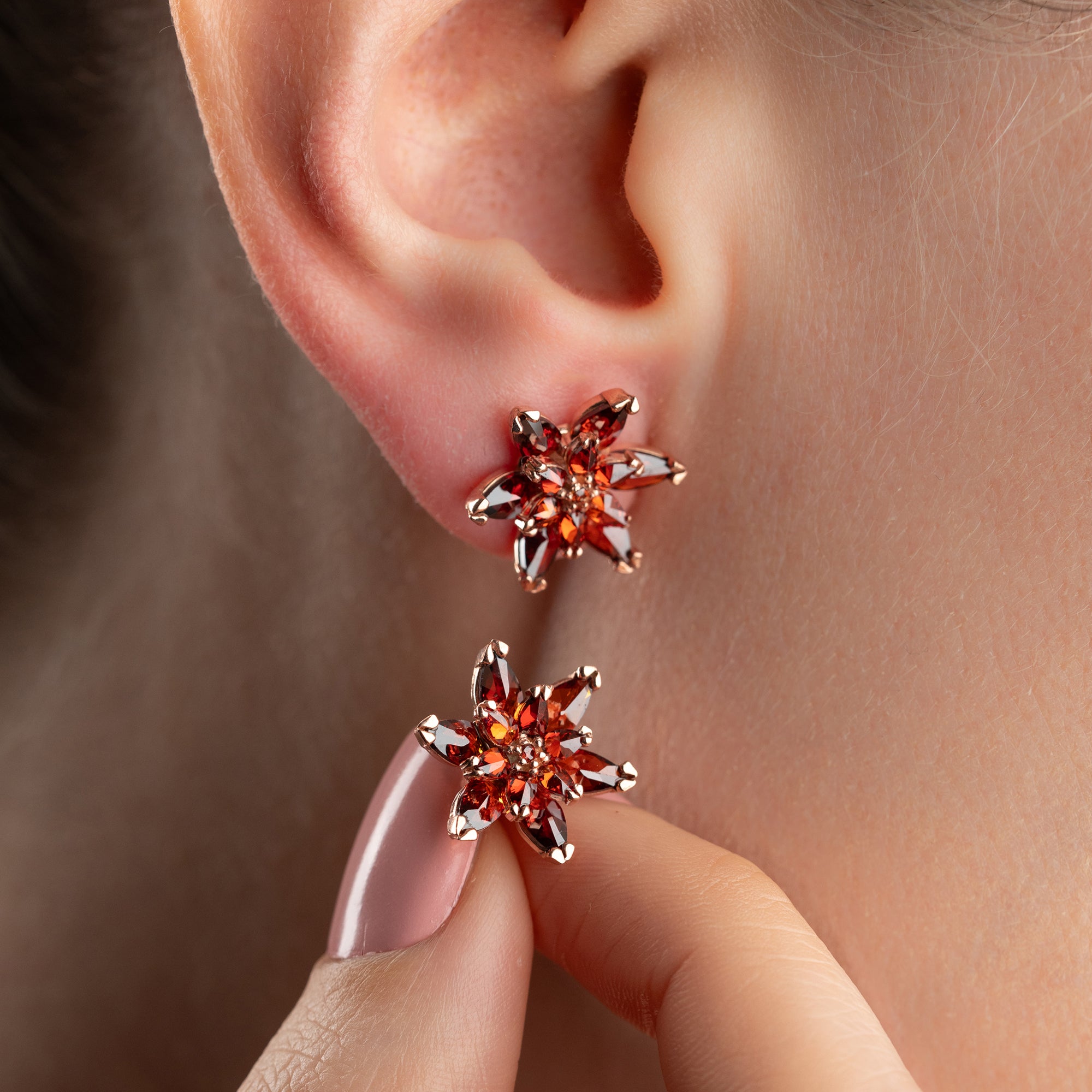 RÖDA LOTUS ÖRHÄNGEN | 925 SILVER