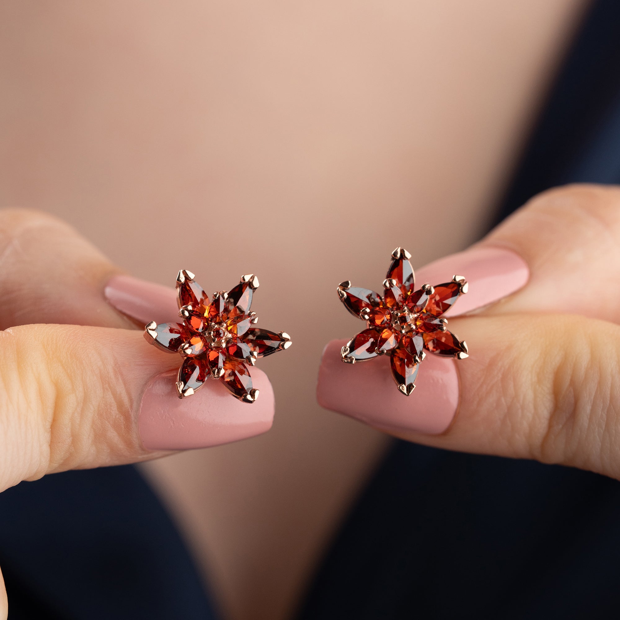 RÖDA LOTUS ÖRHÄNGEN | 925 SILVER