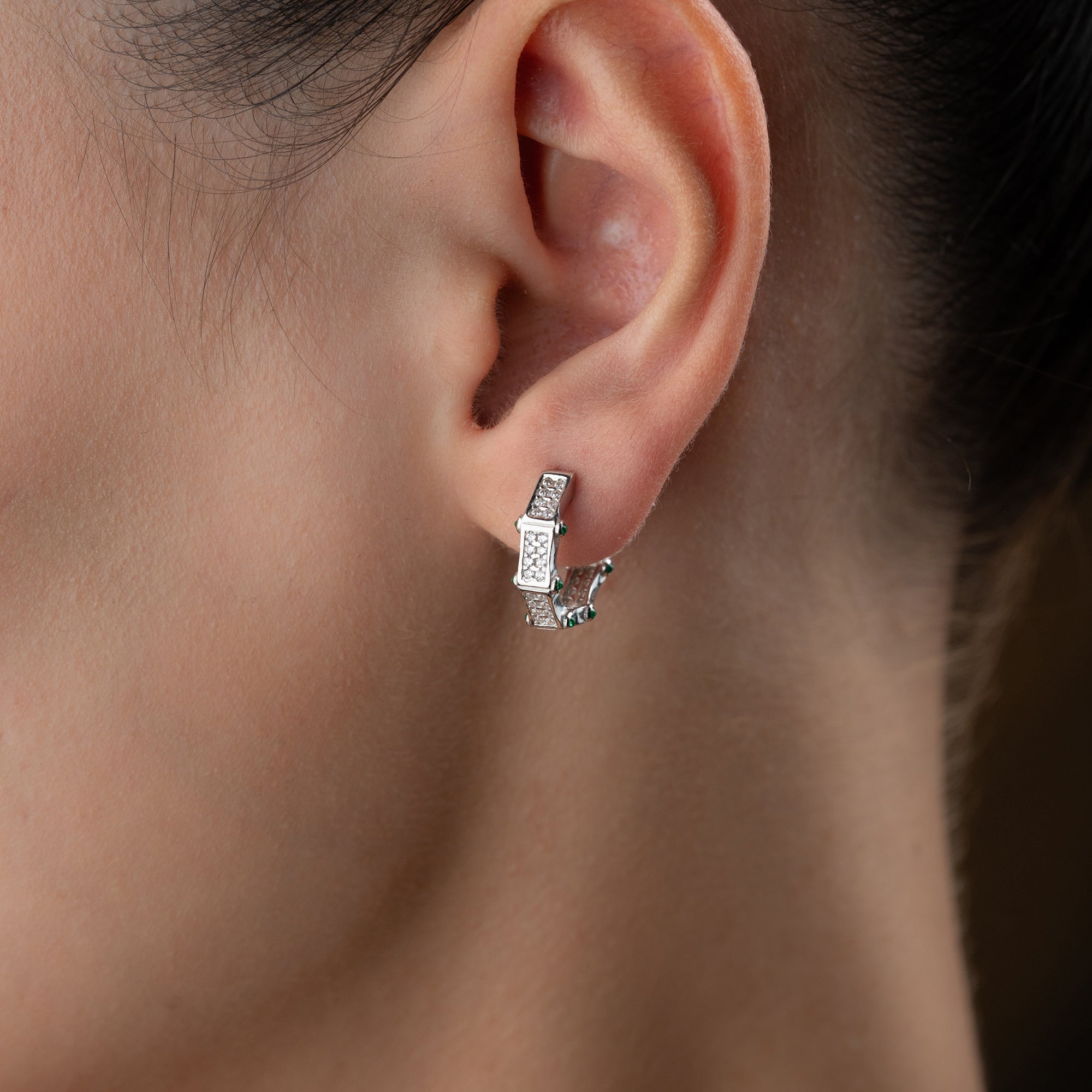 JUNA GRÖNA ÖRHÄNGEN | 925 SILVER