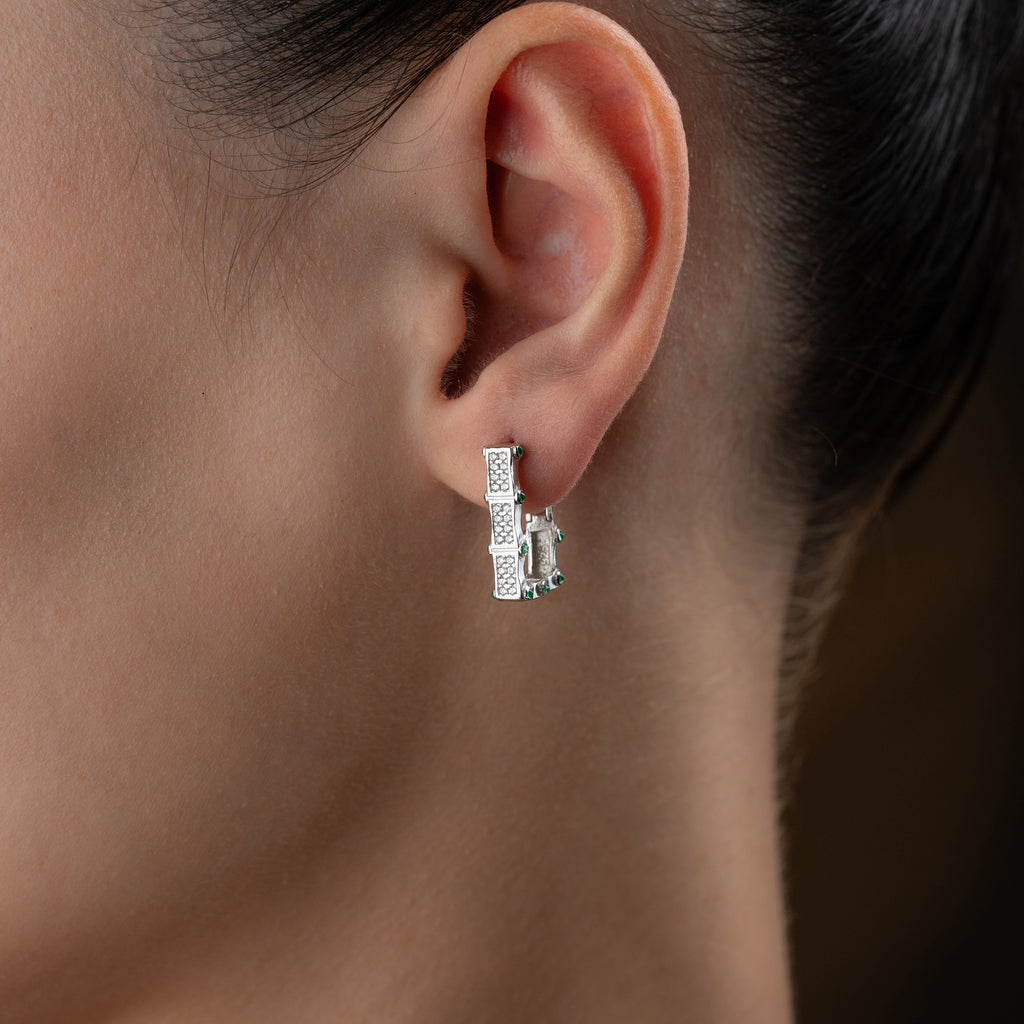 JUNA SQUARE GRÖNA ÖRHÄNGEN | 925 SILVER