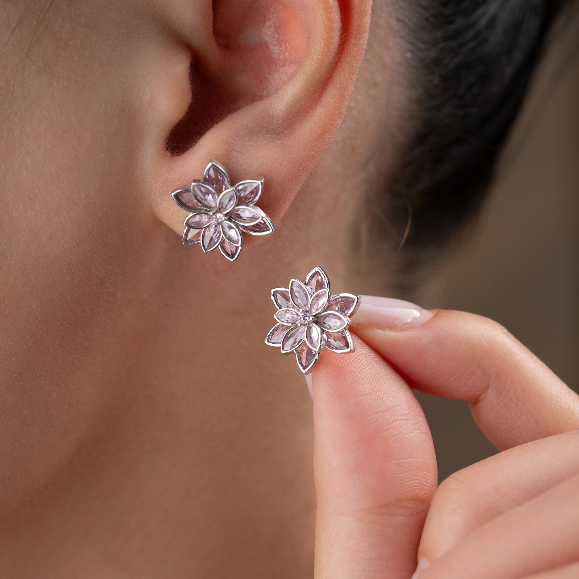 LILA LOTUS BLOMMA ÖRHÄNGNING | 925 SILVER