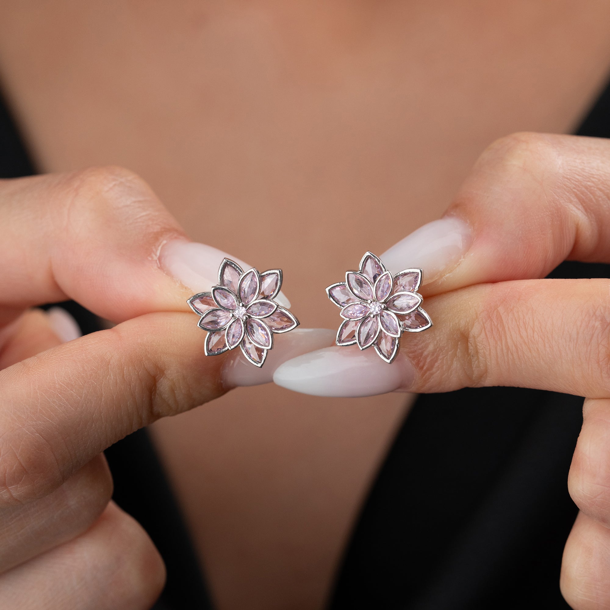 LILA LOTUS BLOMMA ÖRHÄNGNING | 925 SILVER