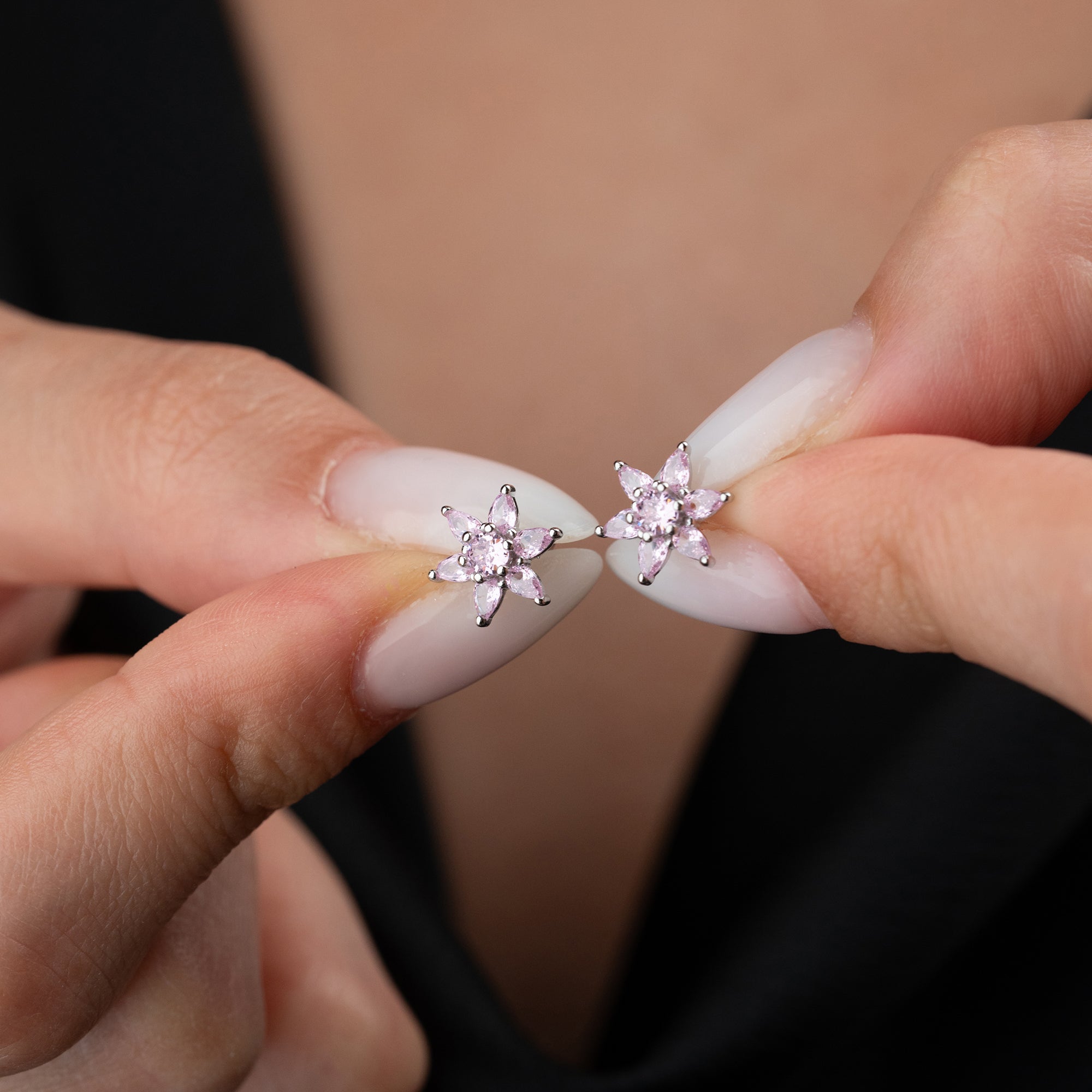 MINI LOTUS ROSA ÖRONHÄNGAR | 925 SILVER