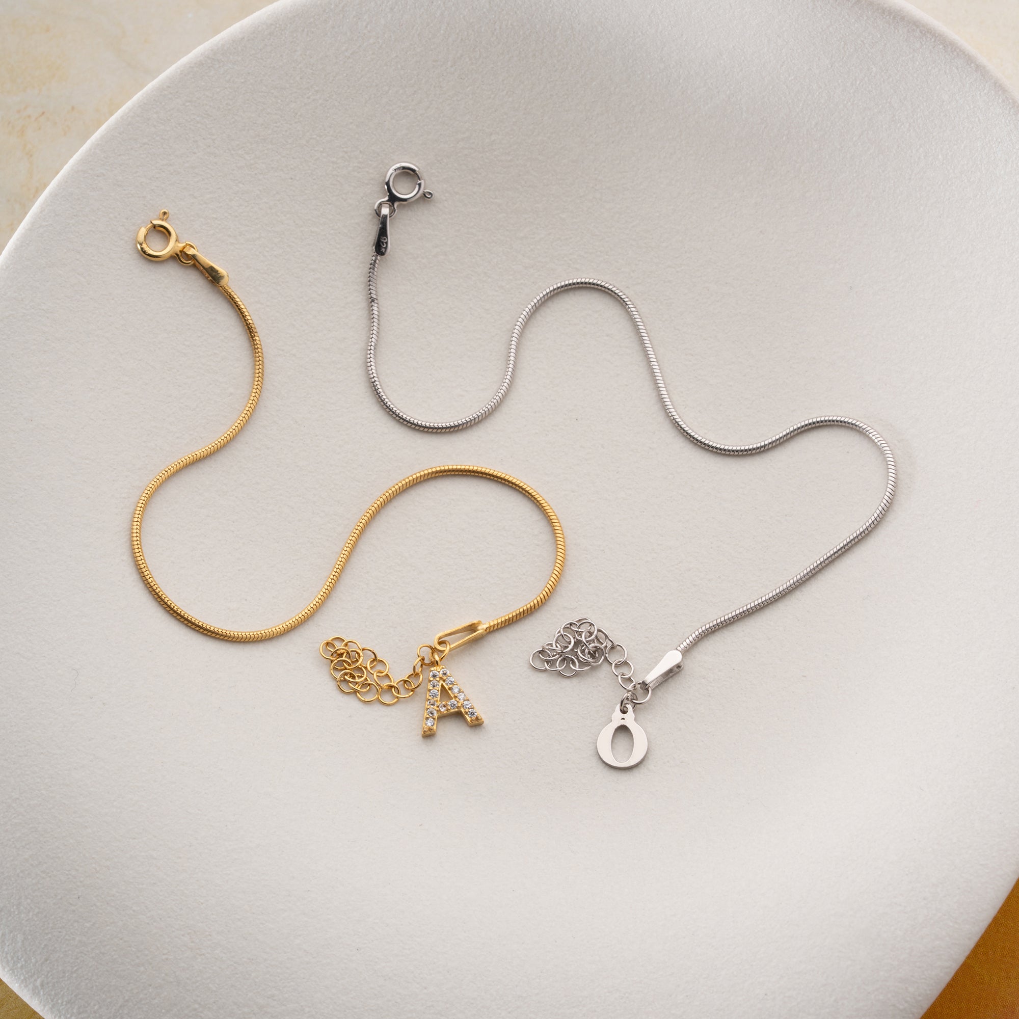 SMART ARMBAND MED ORMSKINN MED BOKSTÄVER PARTNER | 925 SILVER