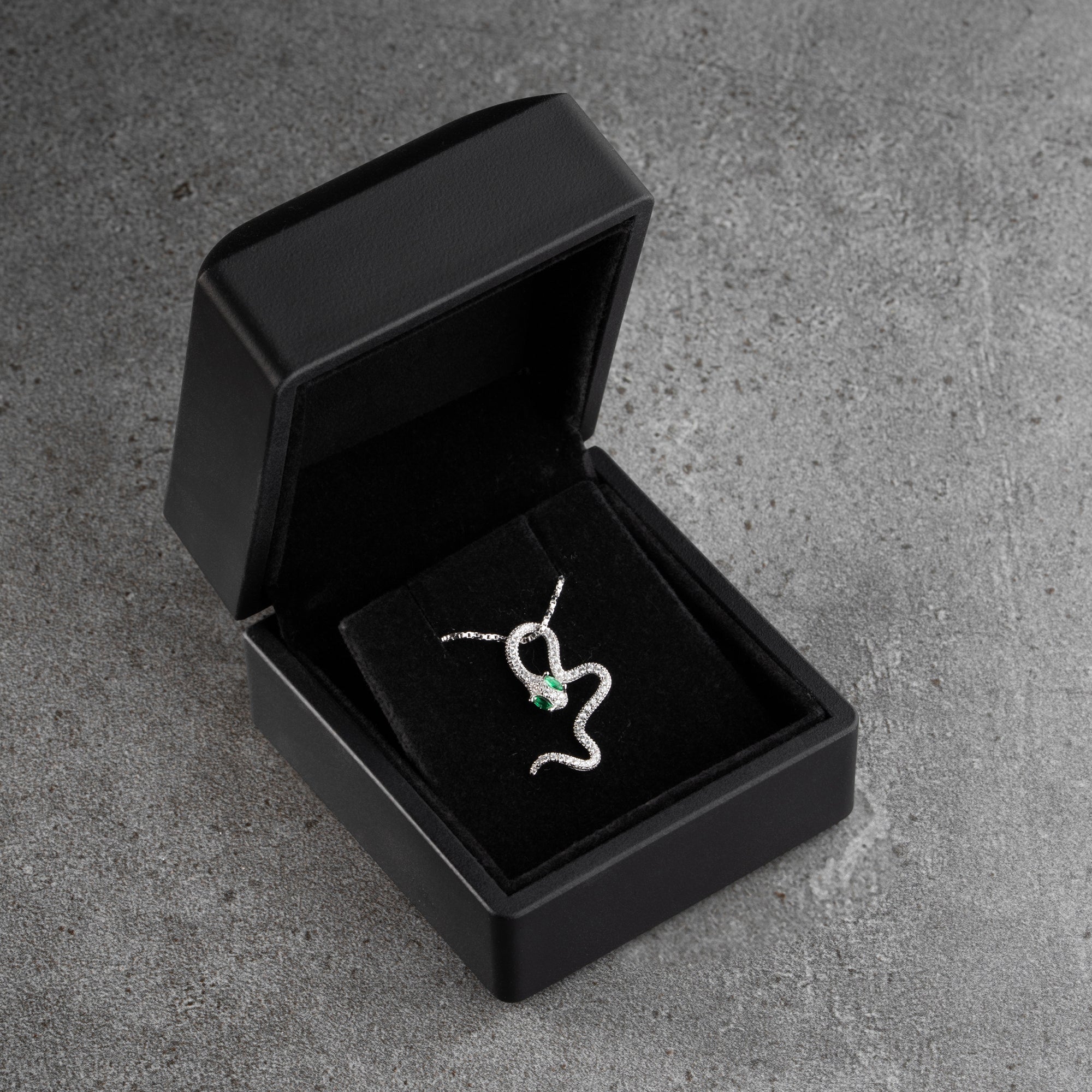 GRÖNT ORMHALSHALSBRÅD | 925 SILVER