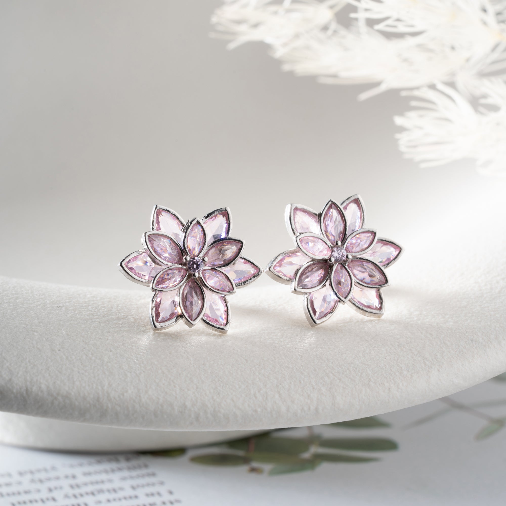 LILA LOTUS BLOMMA ÖRHÄNGNING | 925 SILVER