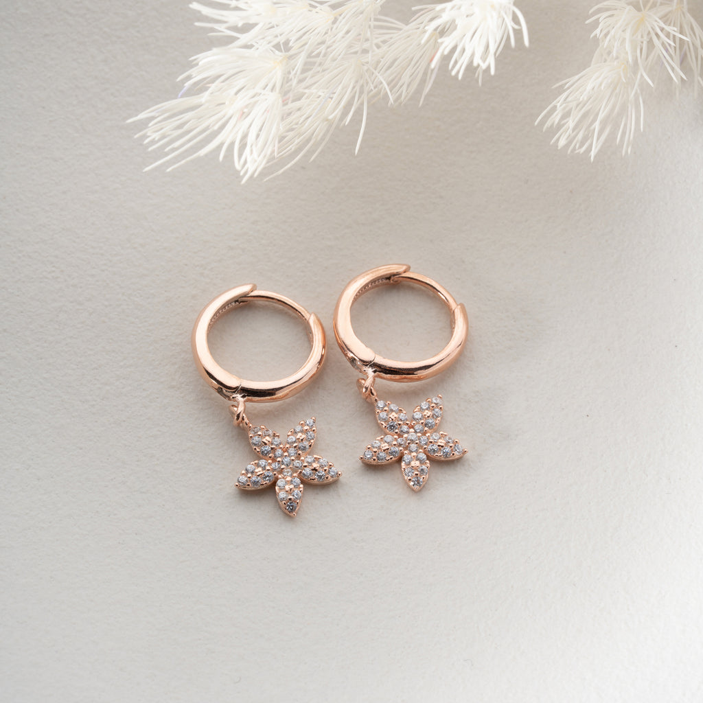 HELIA ÖRHÄNGEN | 925 SILVER