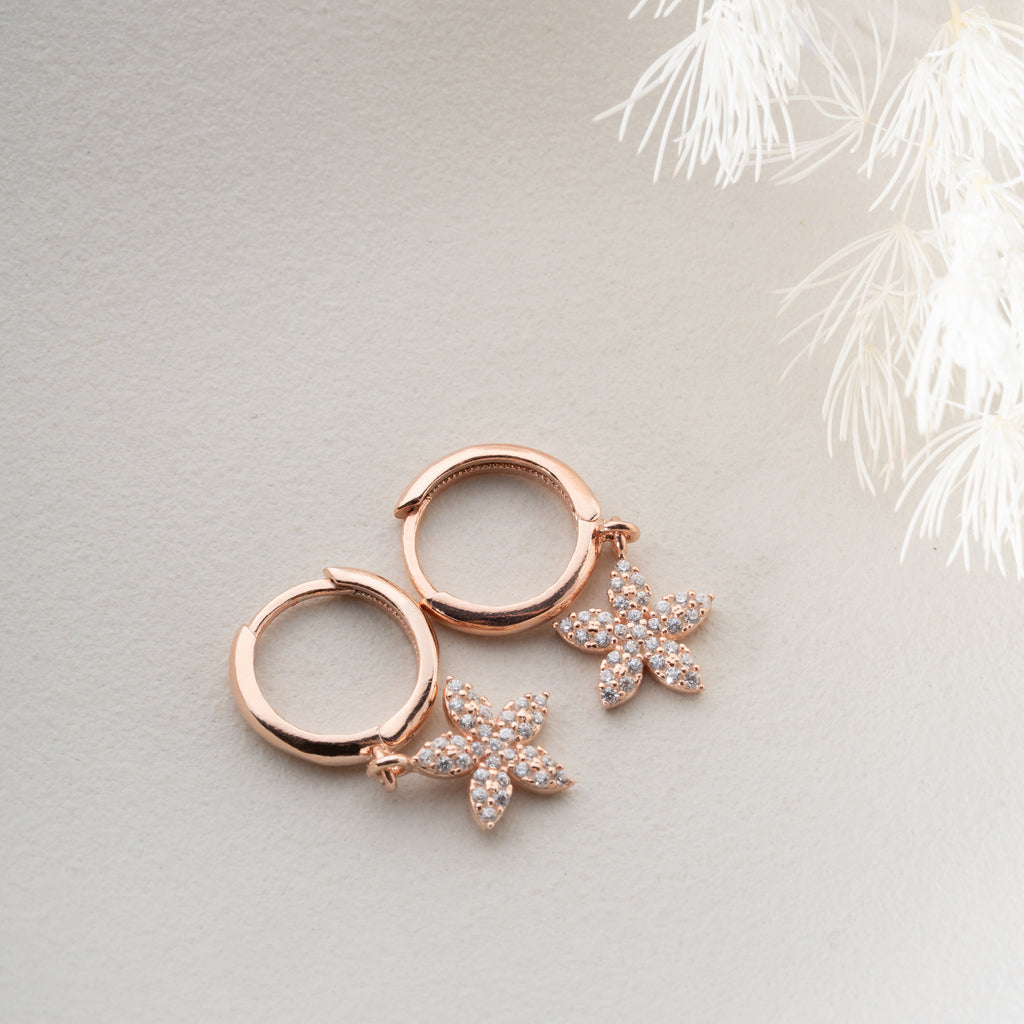 HELIA ÖRHÄNGEN | 925 SILVER