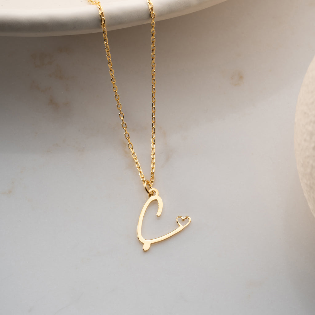 STORT BREV KRAGE MED MINI-HJÄRTA | 925 SILVER