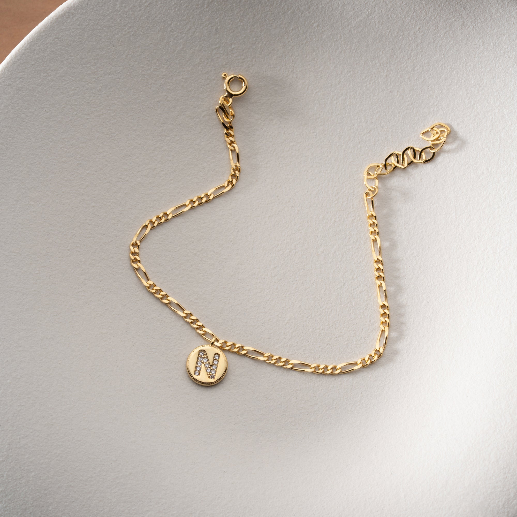 ARMBAND MED ZIRKONIUMPLATTA MED BOKSTAVER | 925 SILVER