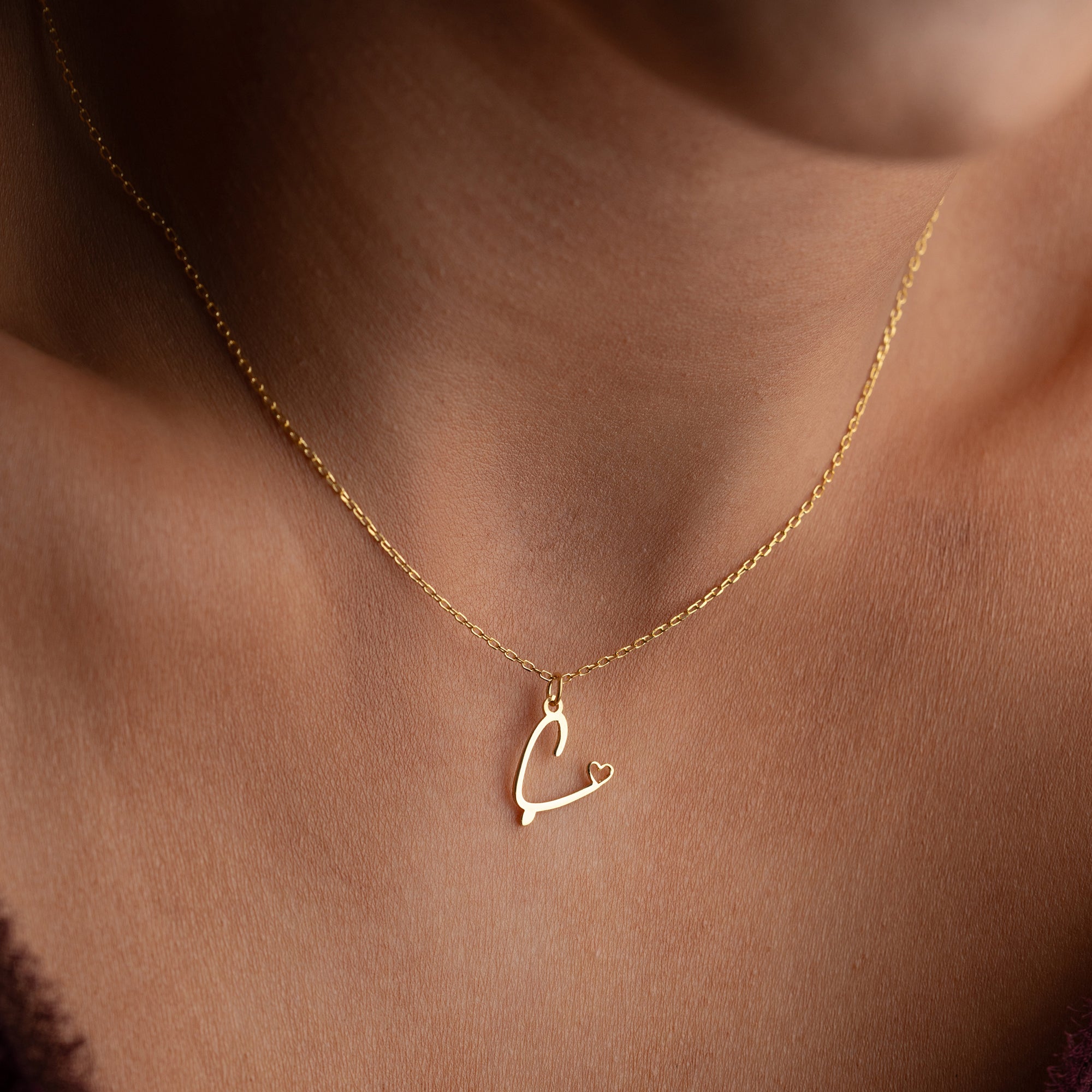 STORT BREV KRAGE MED MINI-HJÄRTA | 925 SILVER