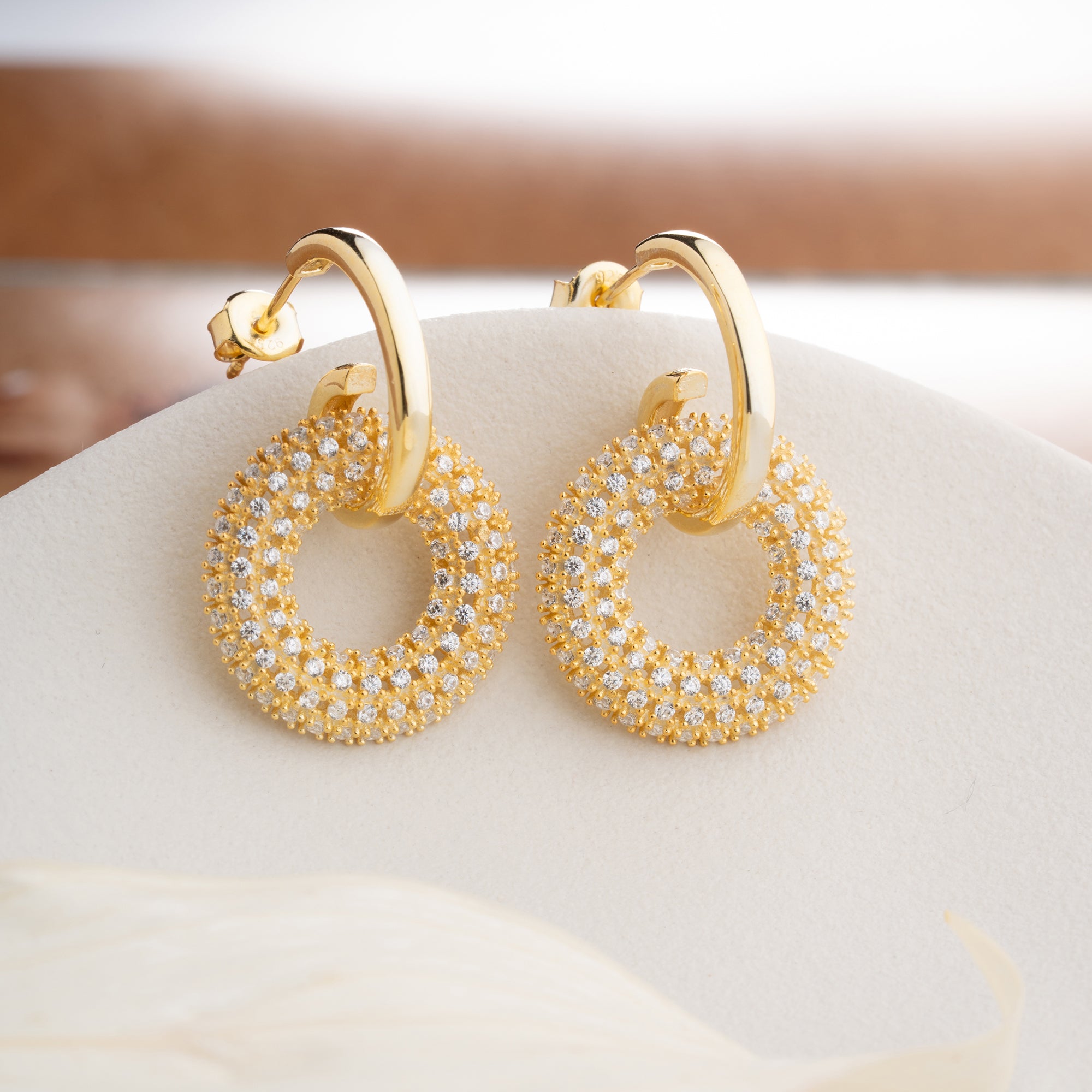 SHINE RUNDA ÖRHÄNGEN | 925 SILVER