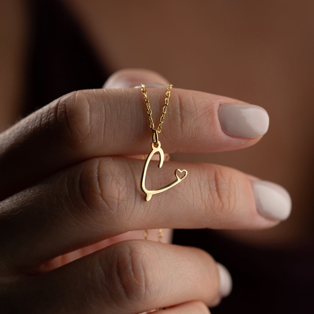 STORT BREV KRAGE MED MINI-HJÄRTA | 925 SILVER